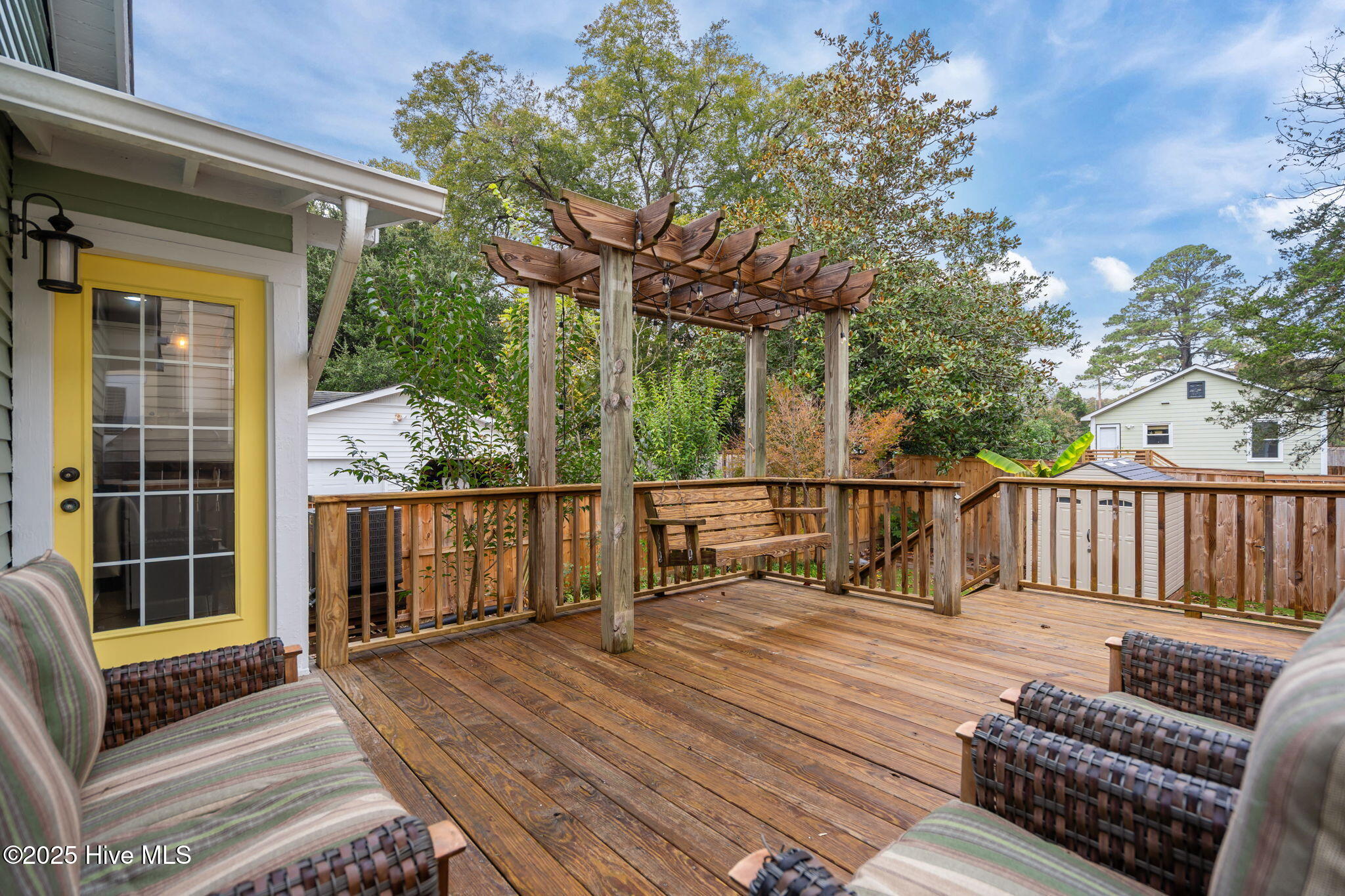 100538860 | Photo 17