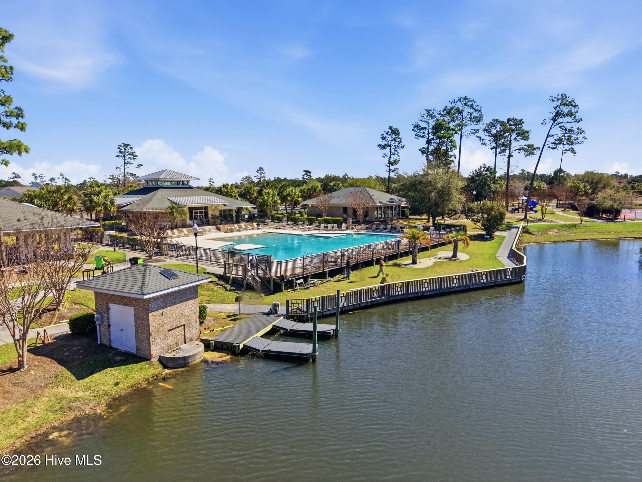 100561149 | Photo 39