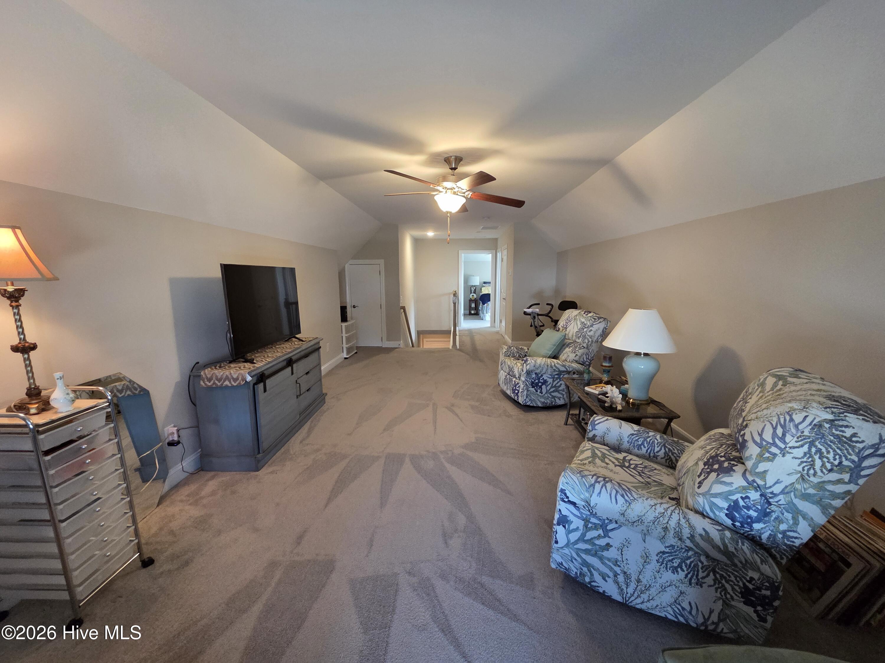 100566407 | Photo 42