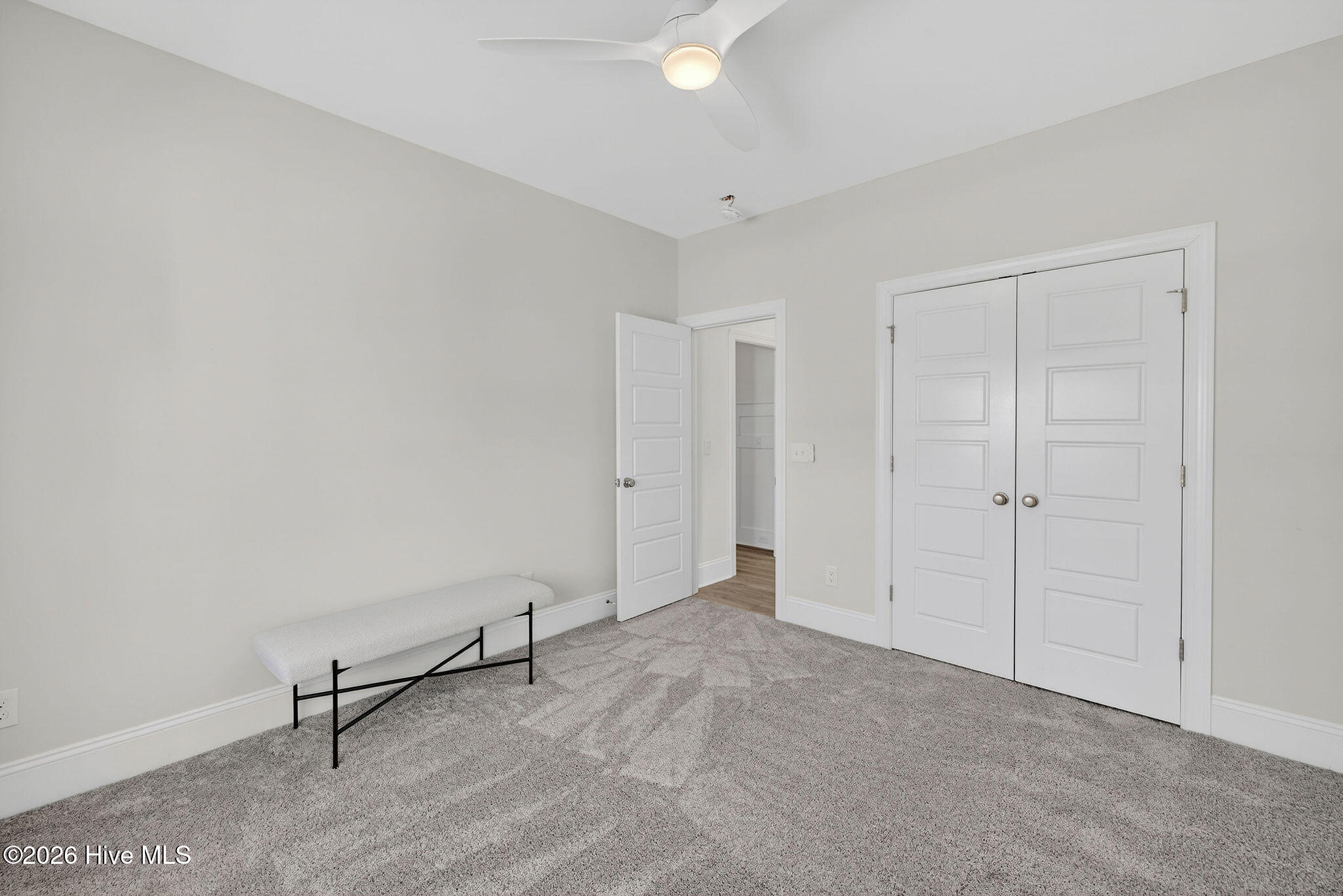 100558378 | Photo 32