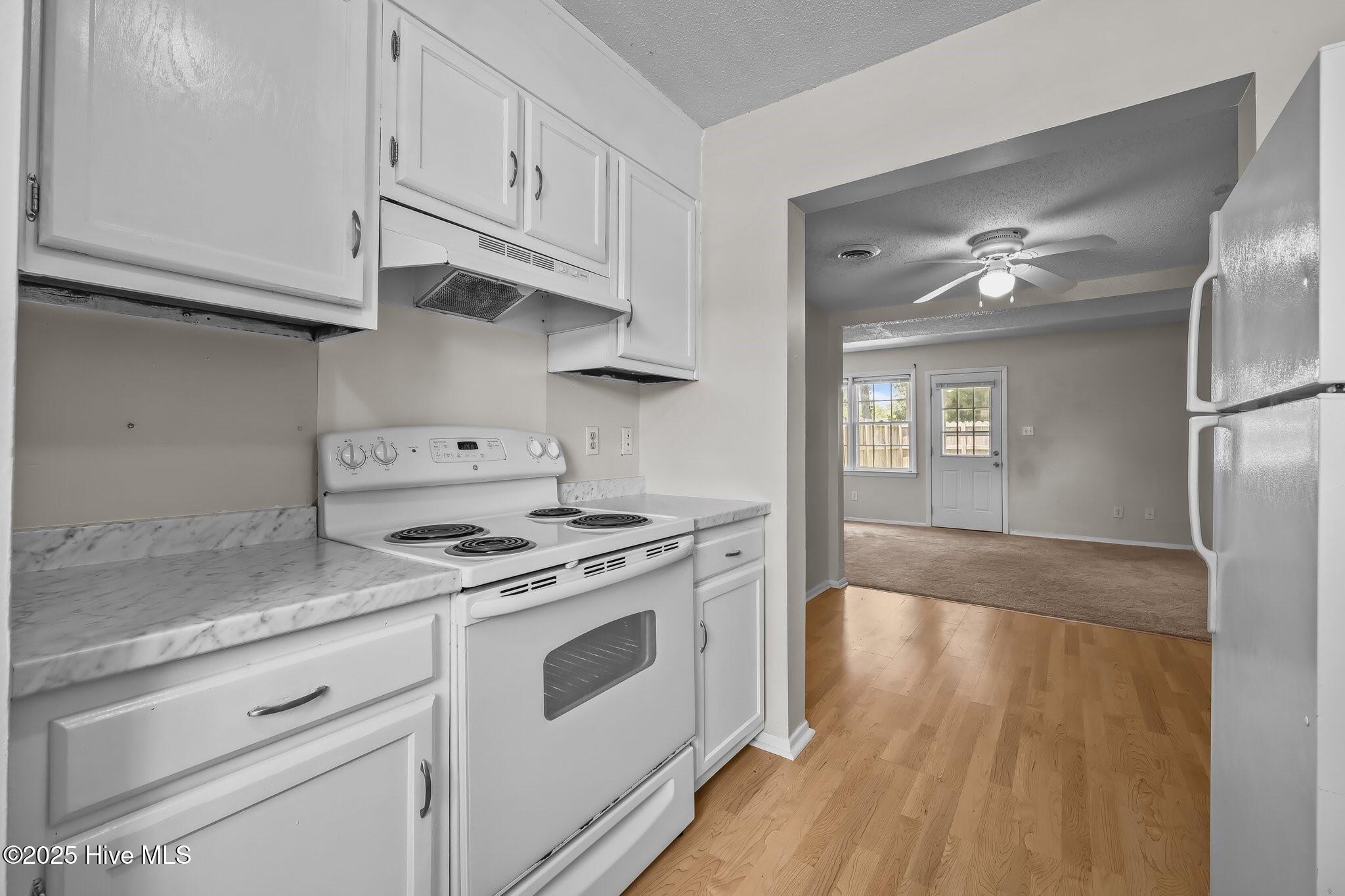 139 King George Court, Jacksonville, NC 28546 – photo 11: 11-web-or-mls-139 King George Court 021