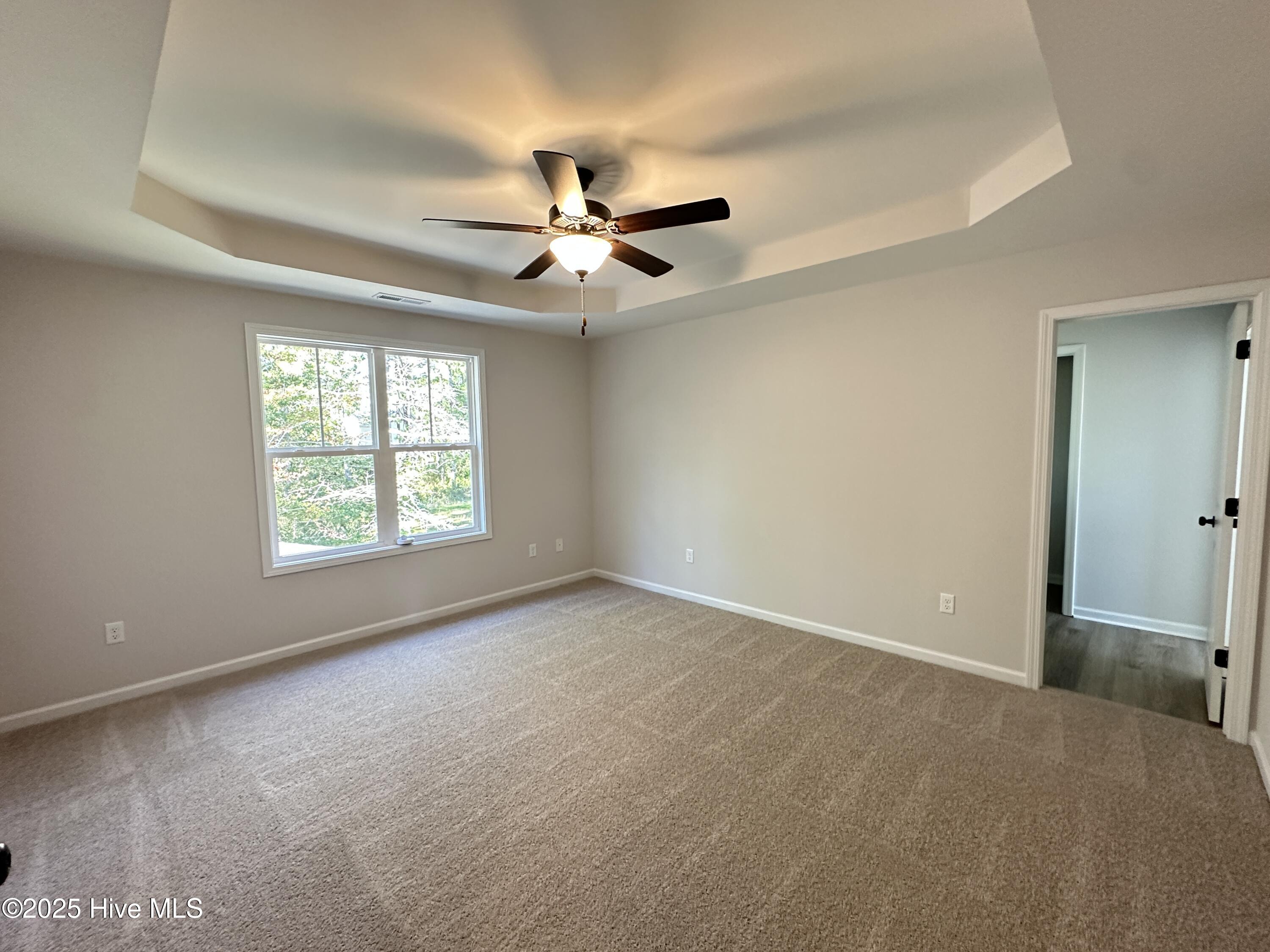 100489344 | Photo 10