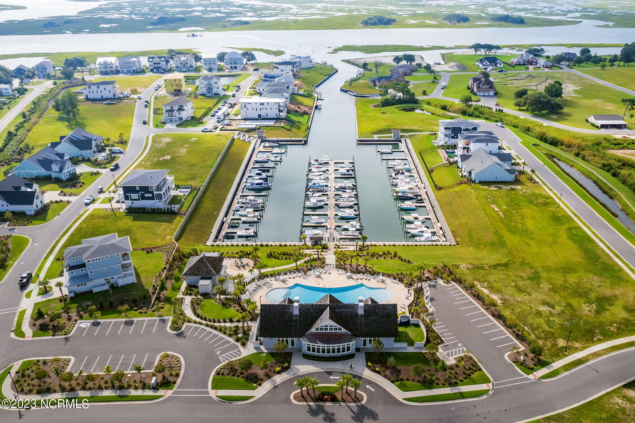 100568669 | Photo 19