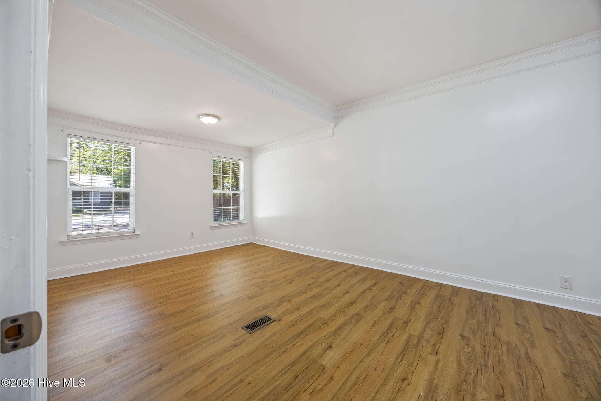 12-web-or-mls-1917 Haynie Drive-39