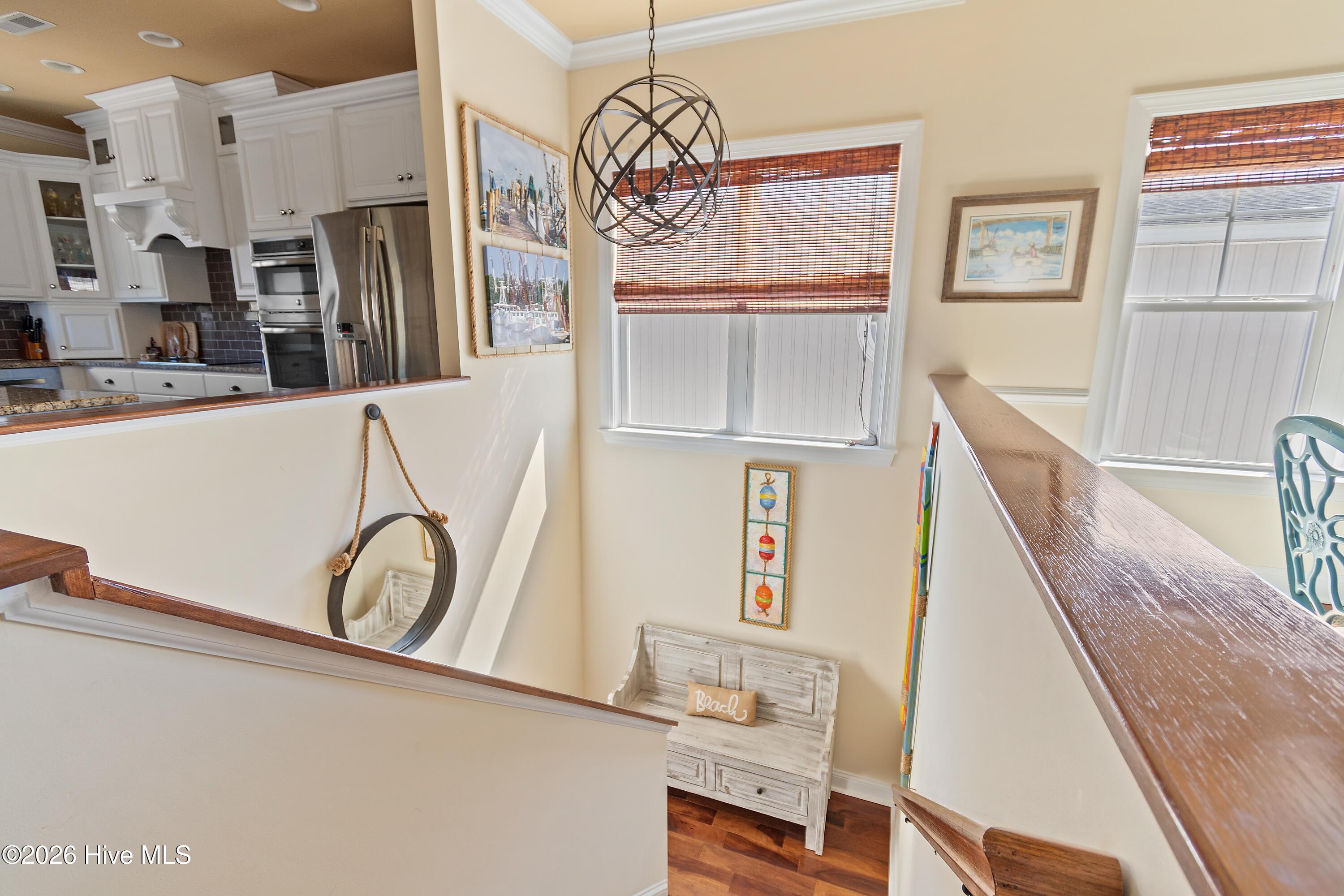 100558702 | Photo 38