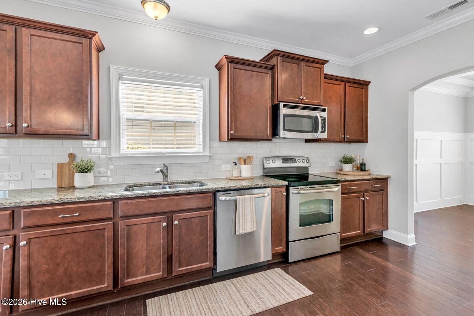 100566464 | Photo 10