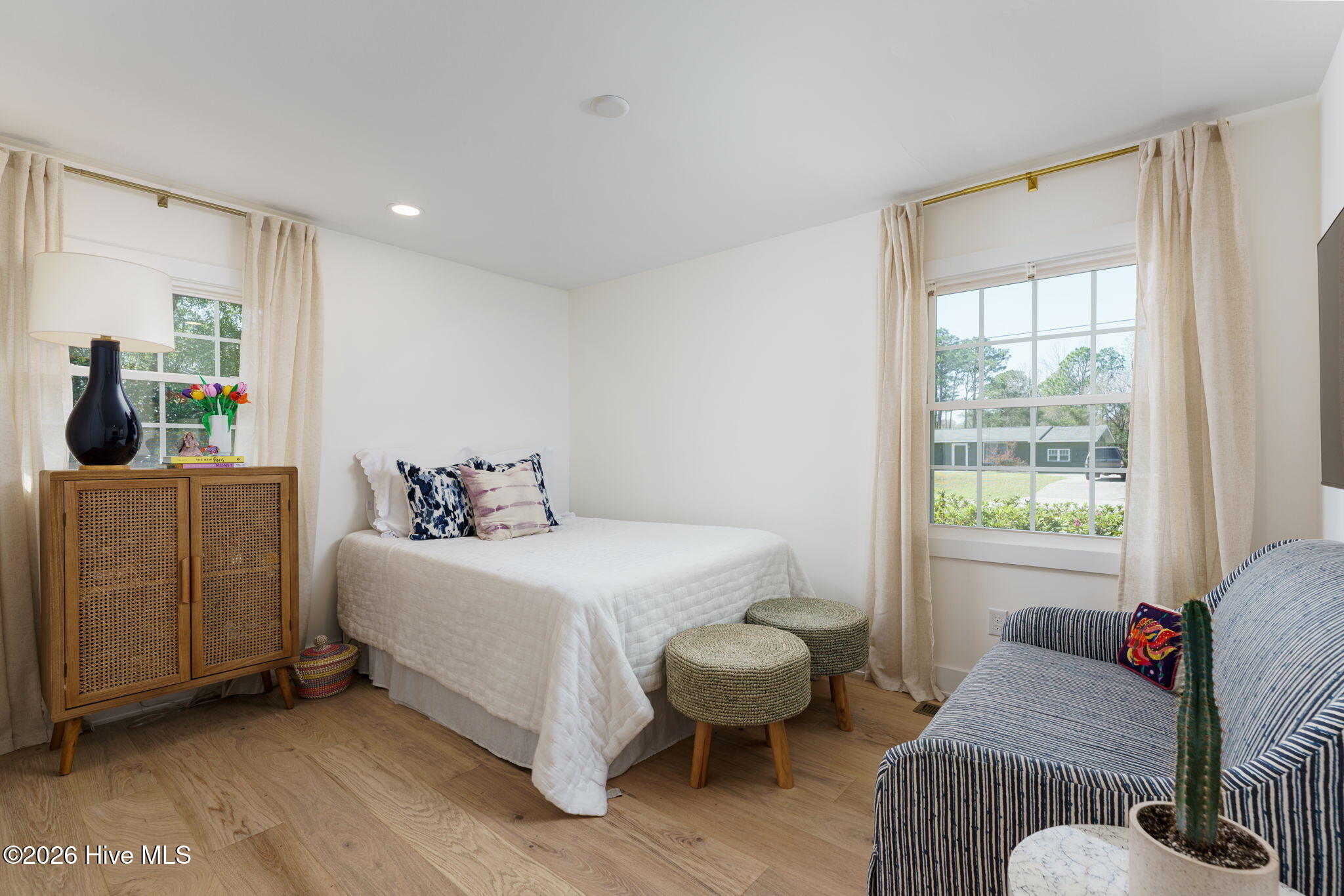 100561167 | Photo 29