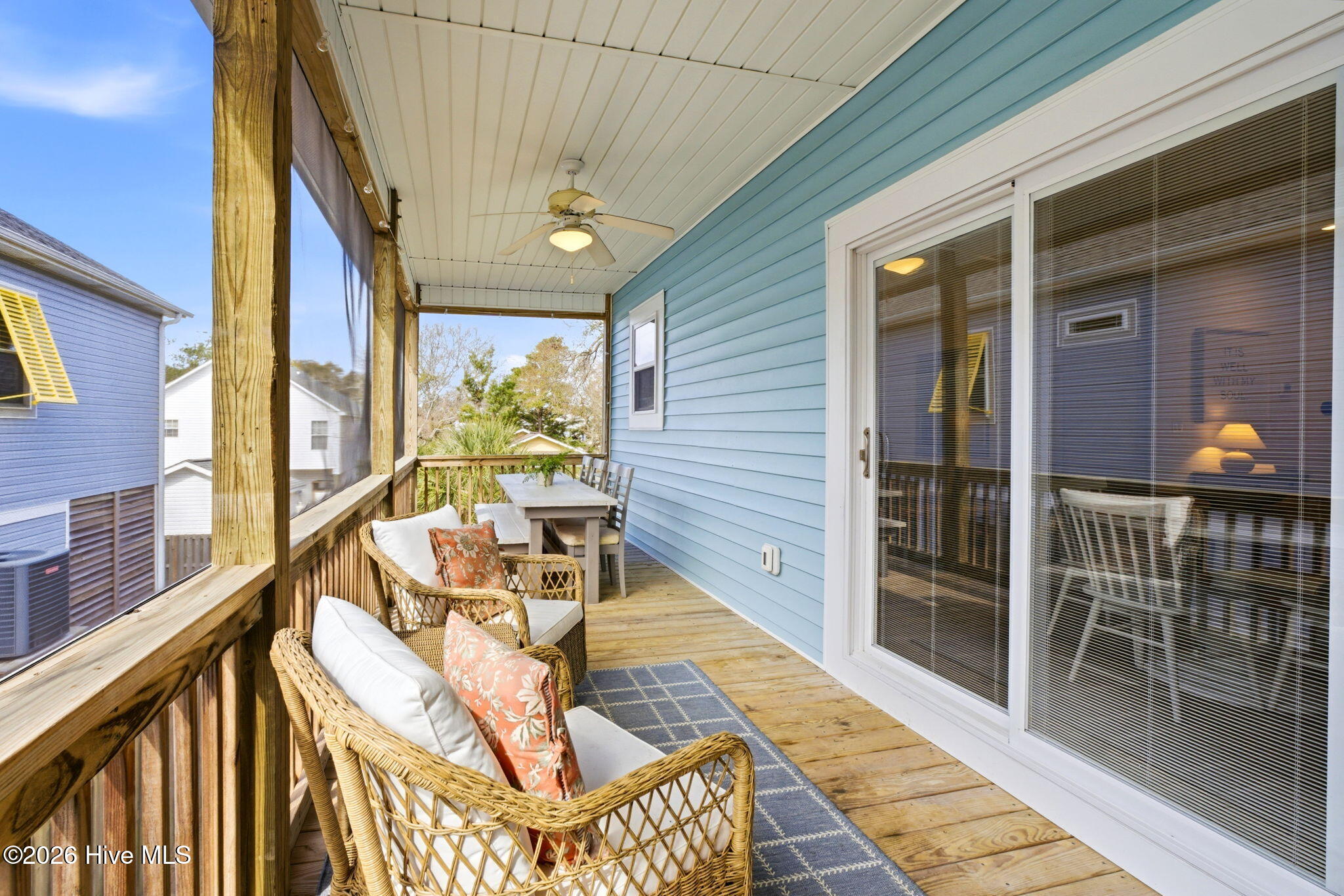 100561485 | Photo 30