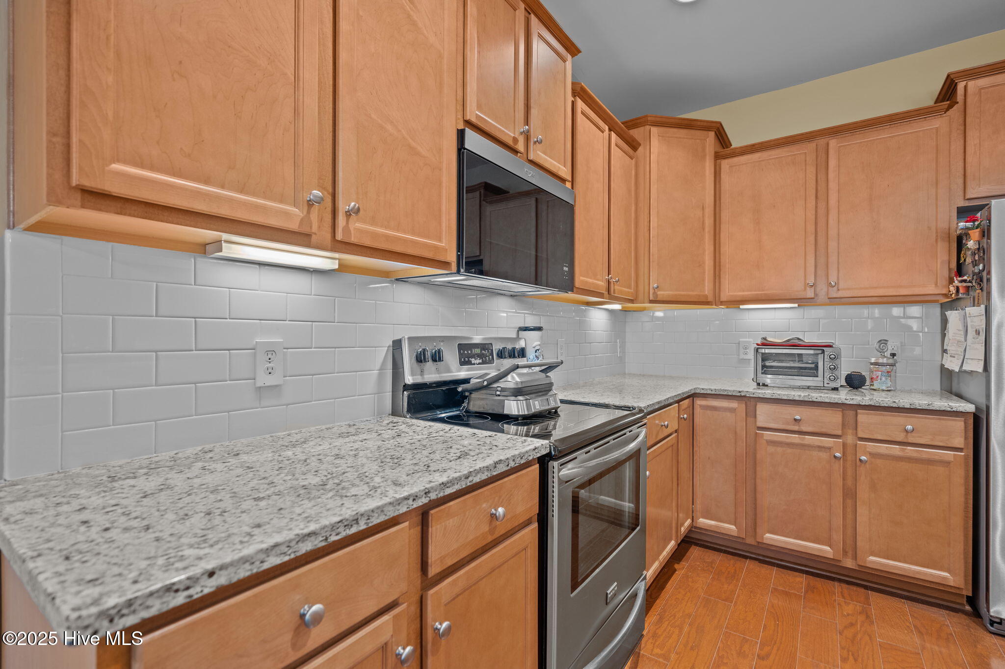 100515173 | Photo 18