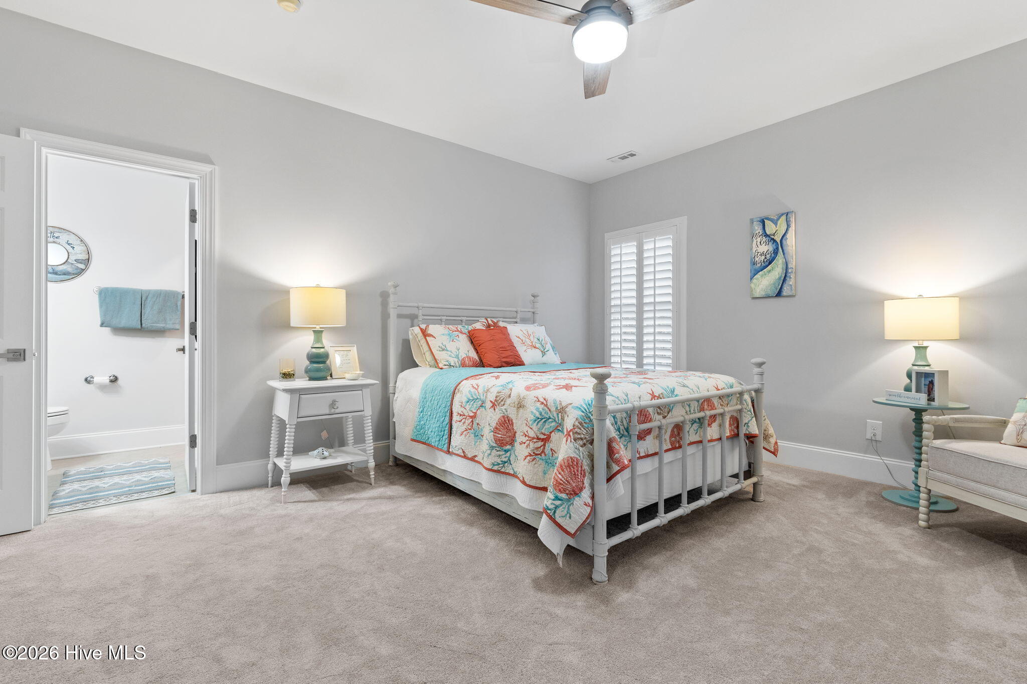 100549864 | Photo 42