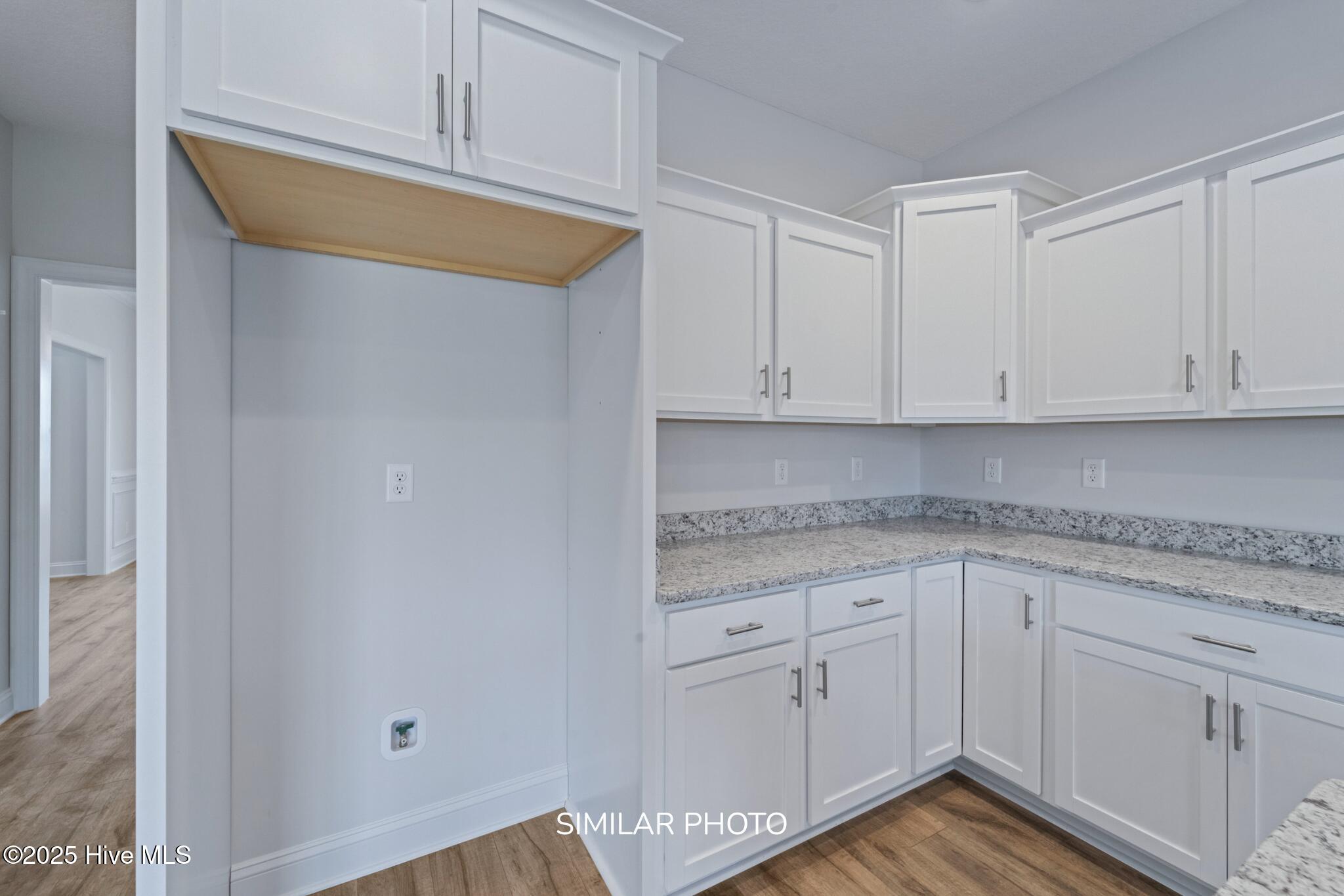 100542053 | Photo 16