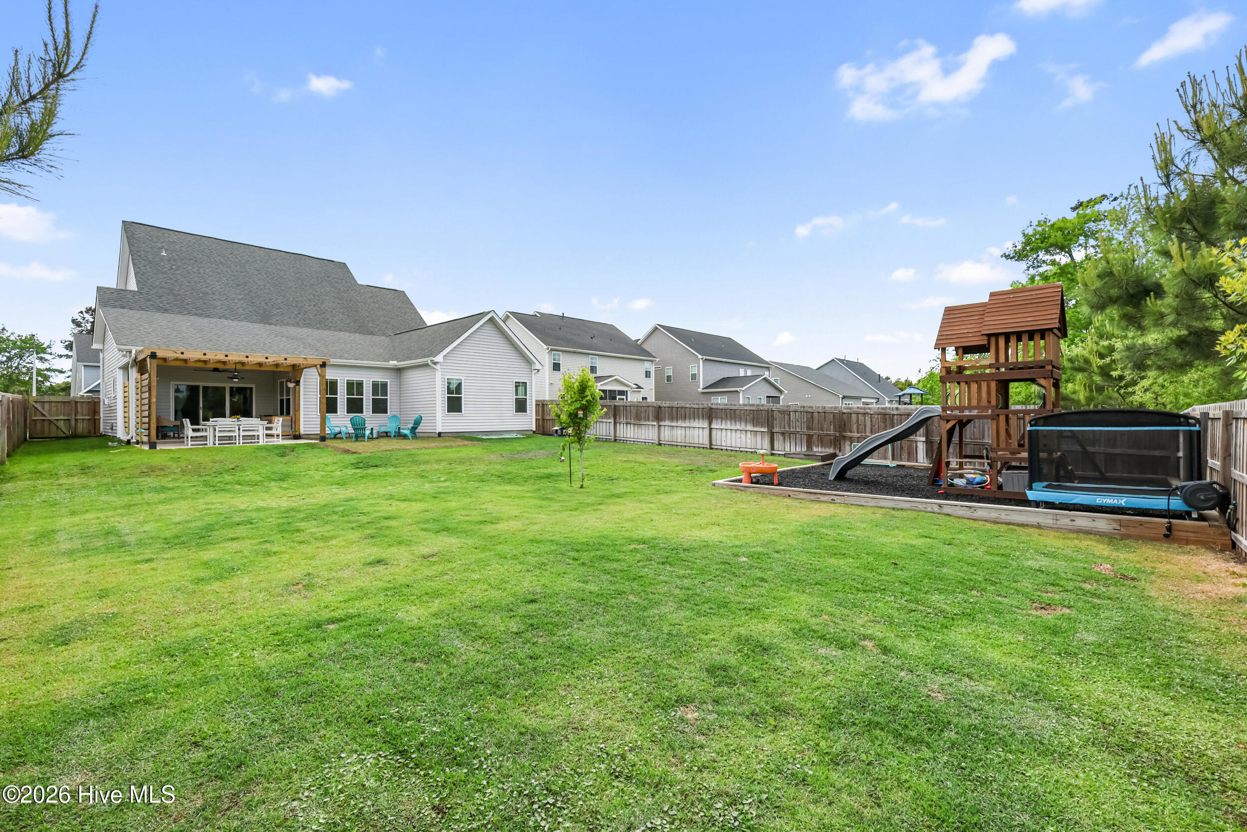 100569219 | Photo 40