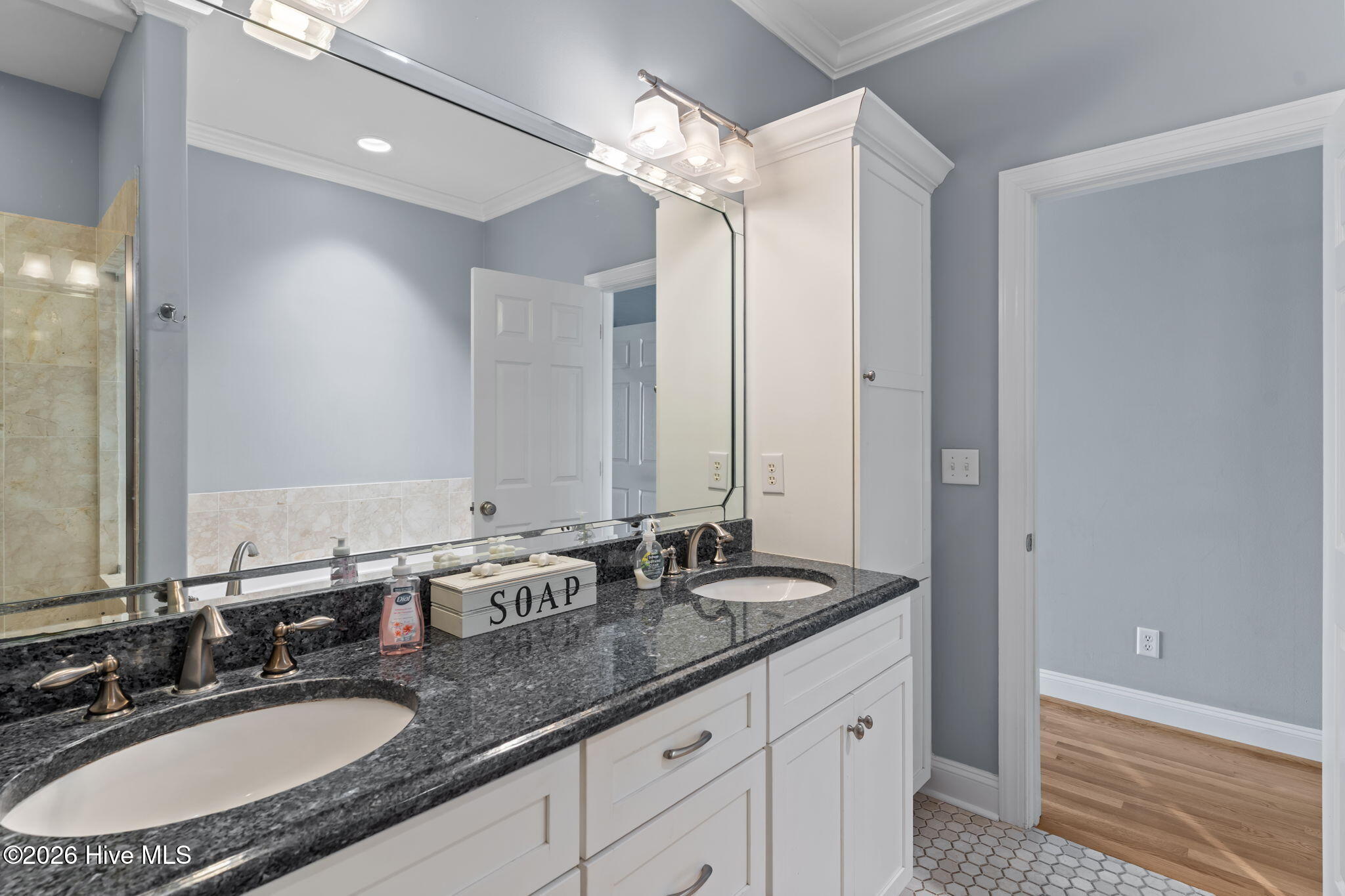 100530858 | Photo 39