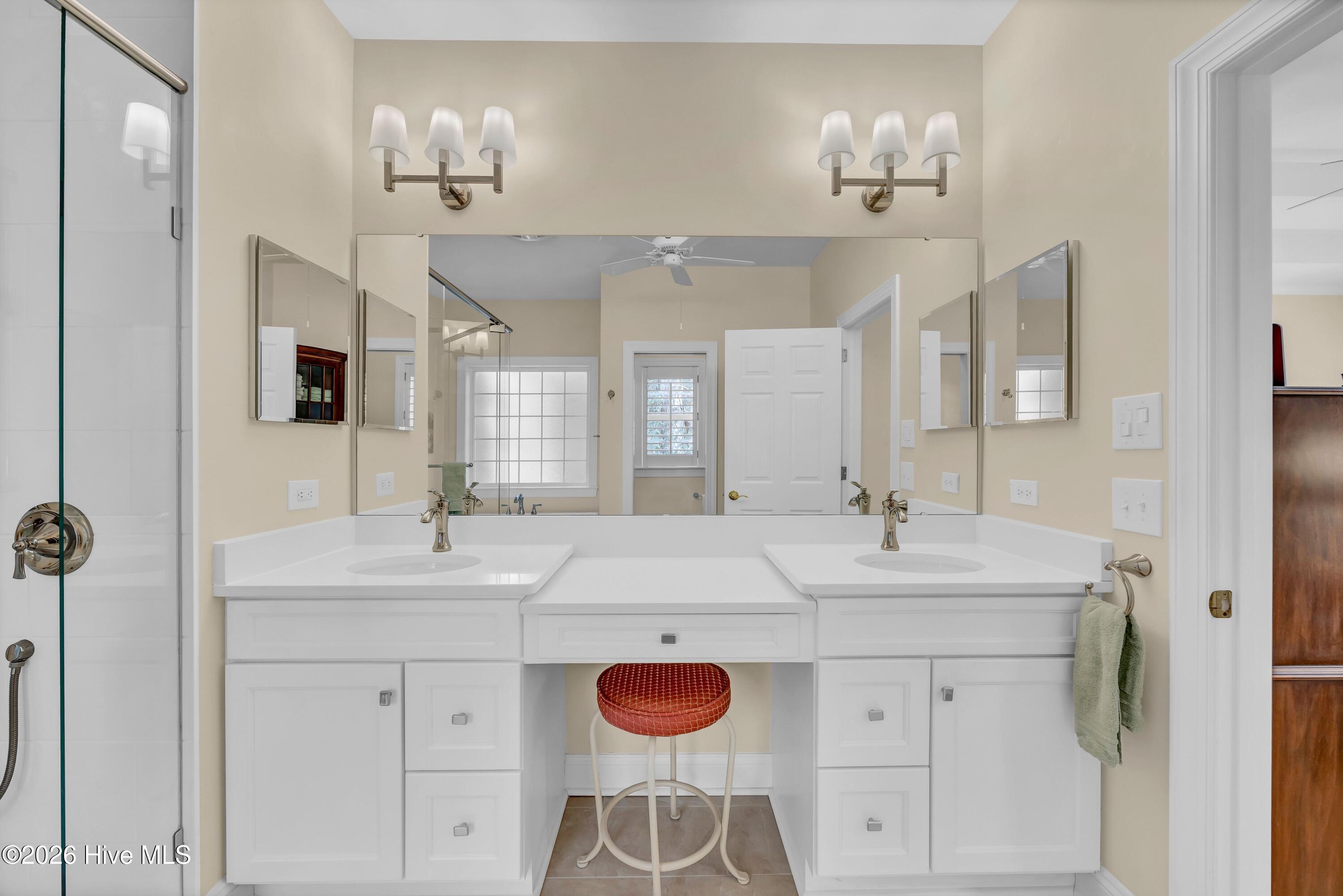 100559758 | Photo 27