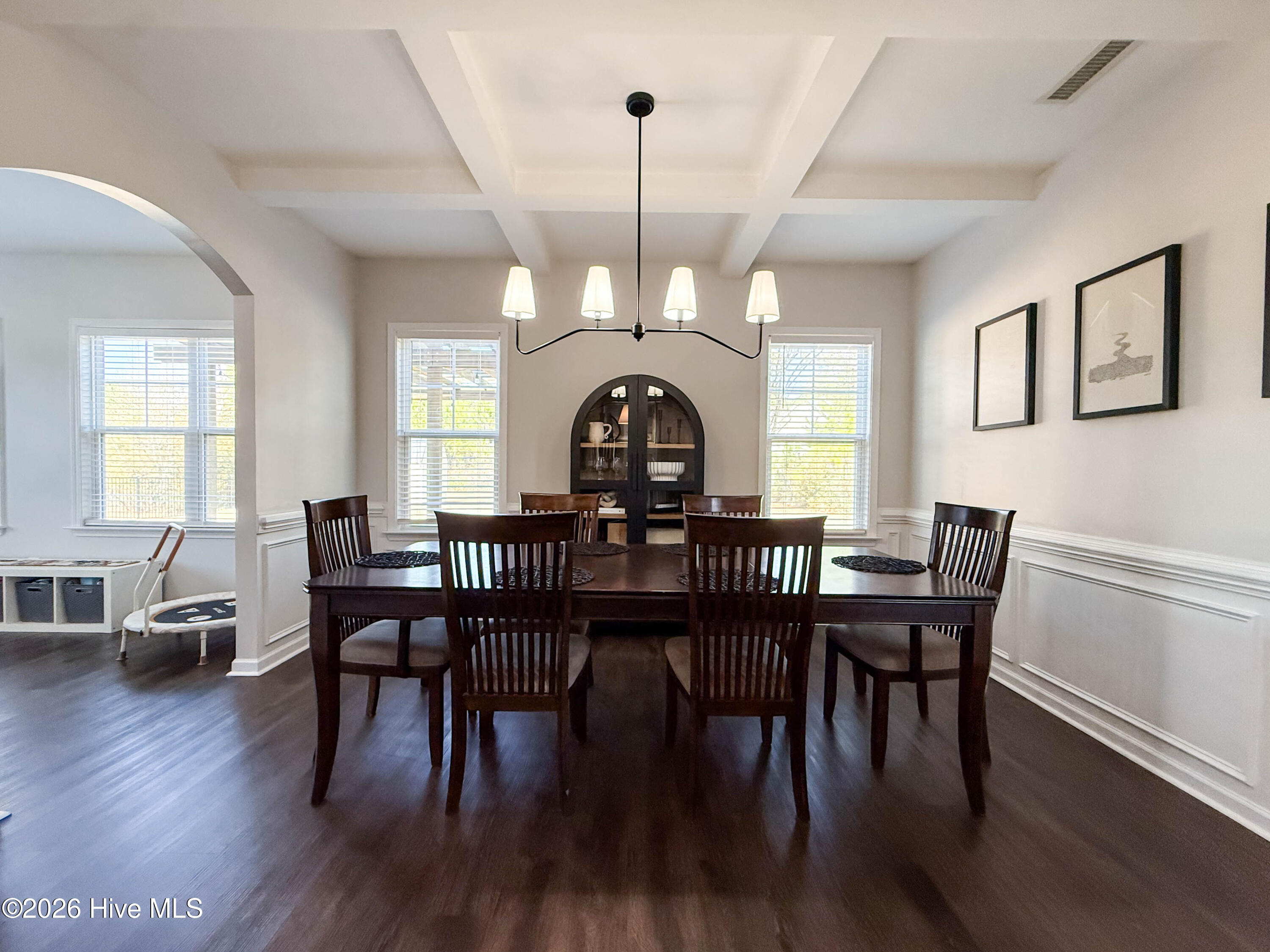 100551828 | Photo 24