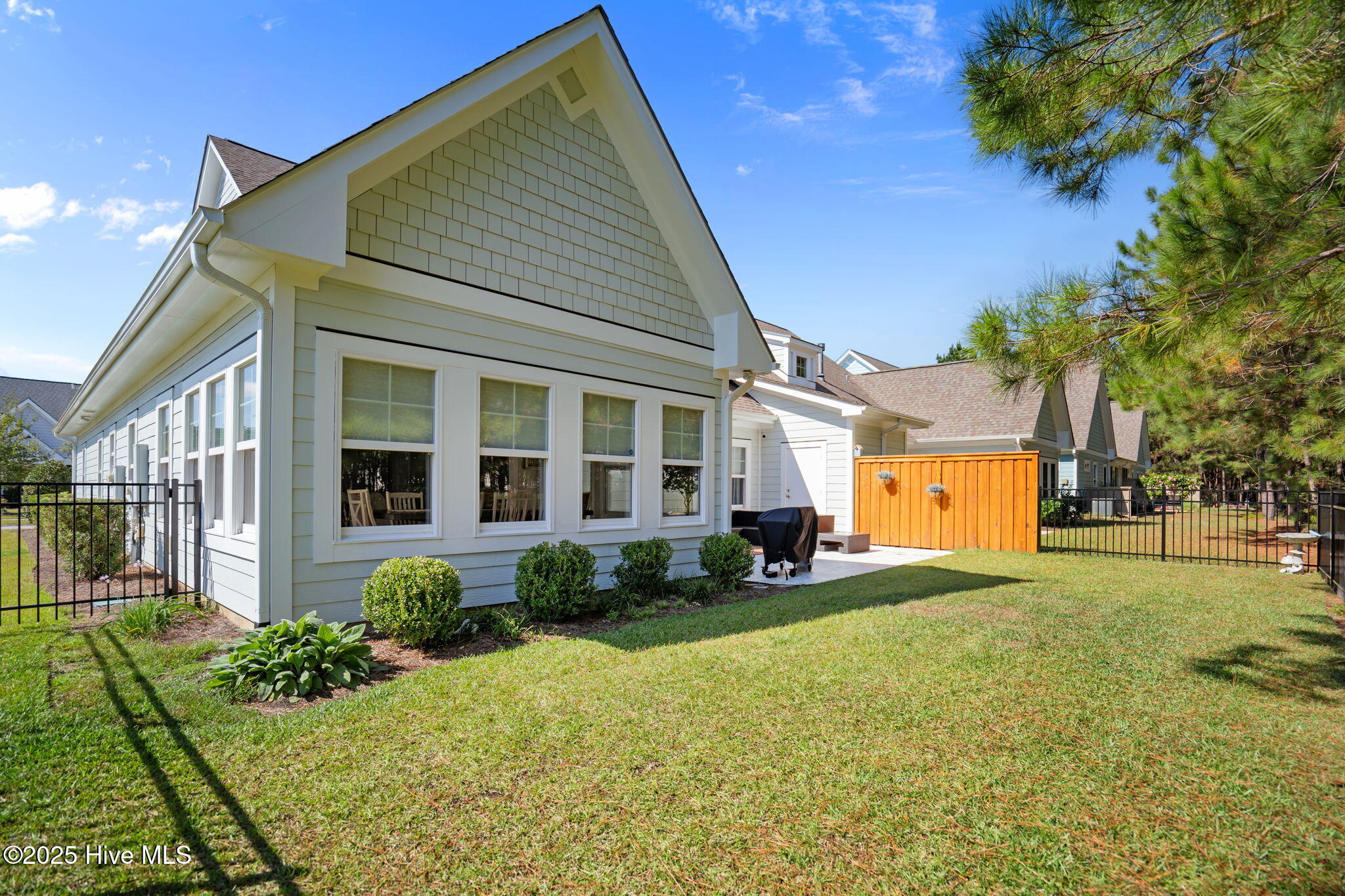 100536658 | Photo 38