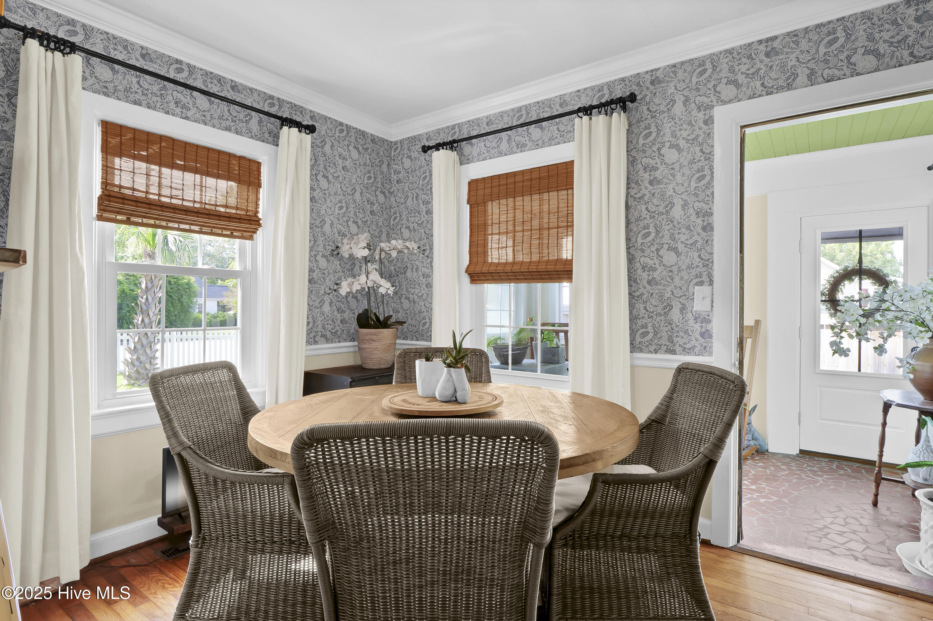 100528167 | Photo 16