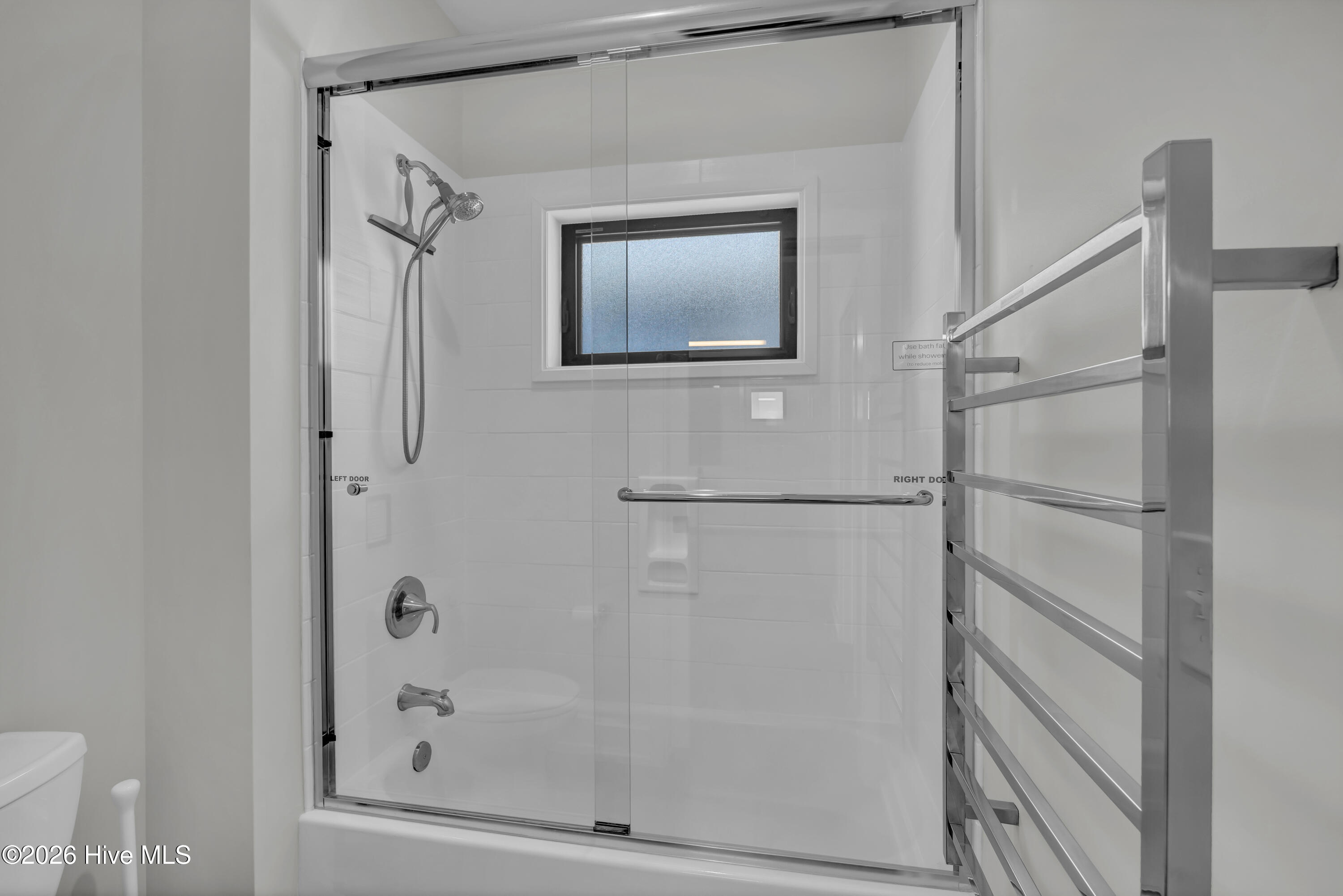 100565280 | Photo 33