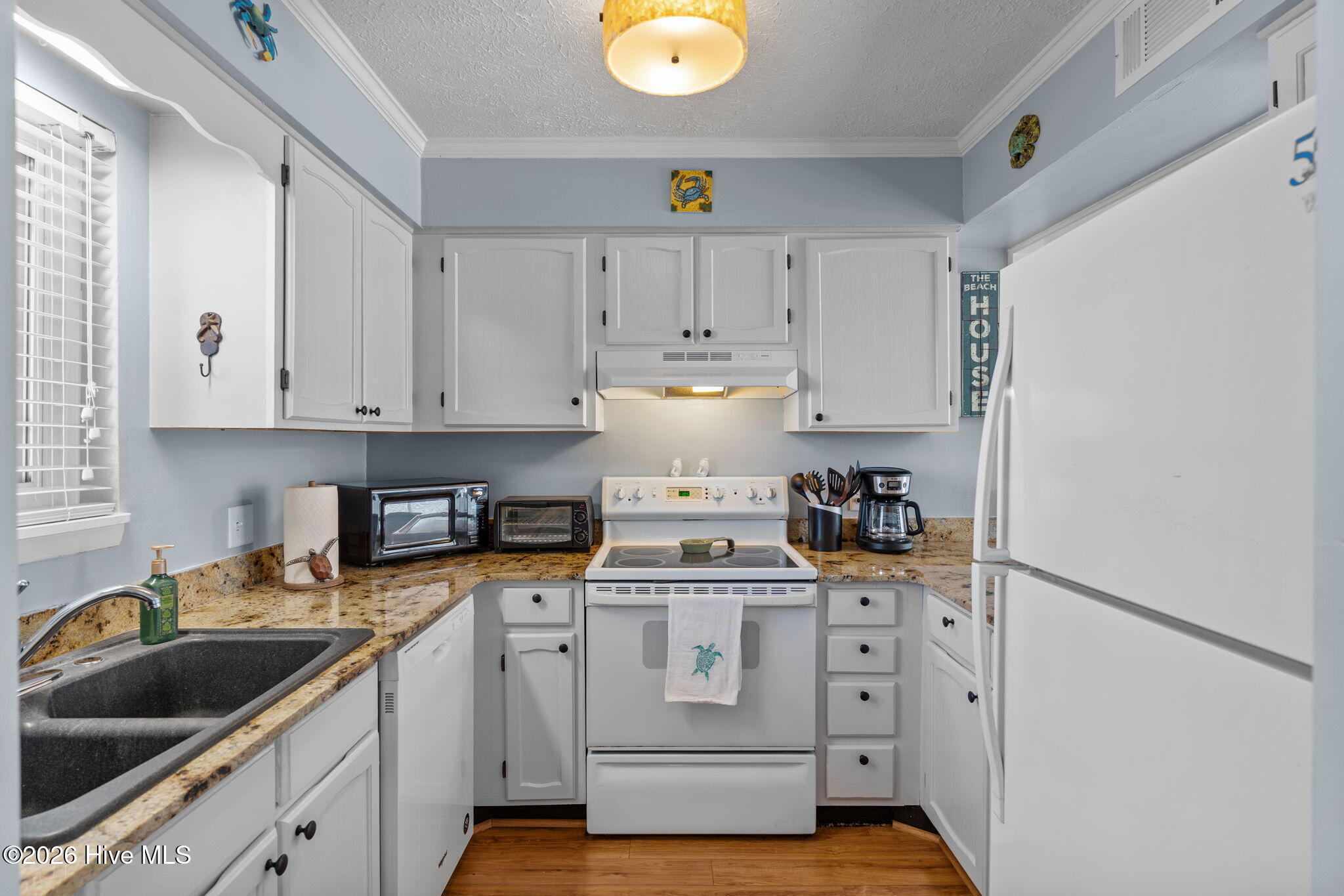 100550399 | Photo 11