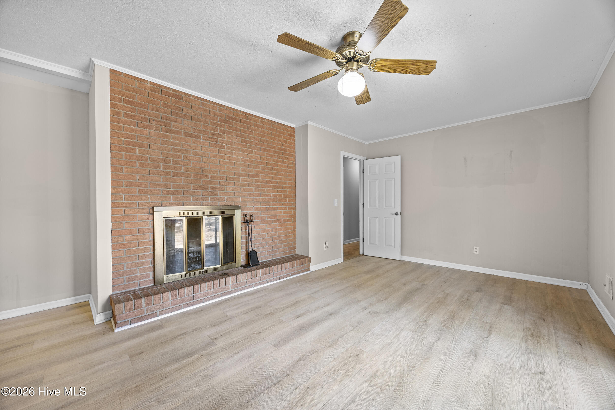 100548079 | Photo 31