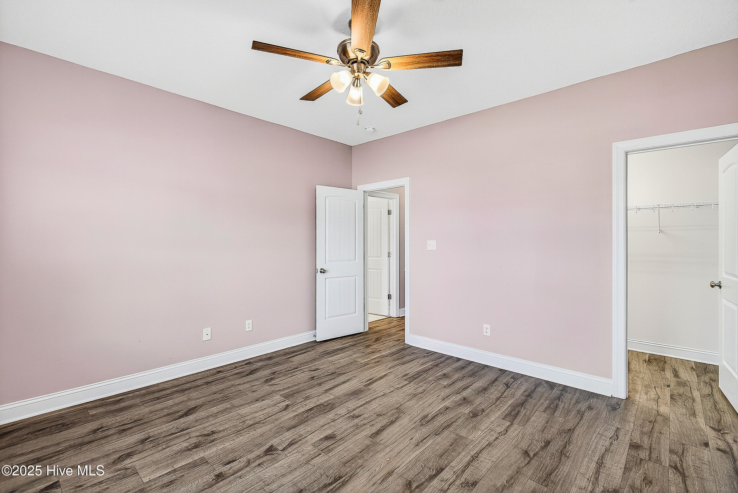 100539461 | Photo 21