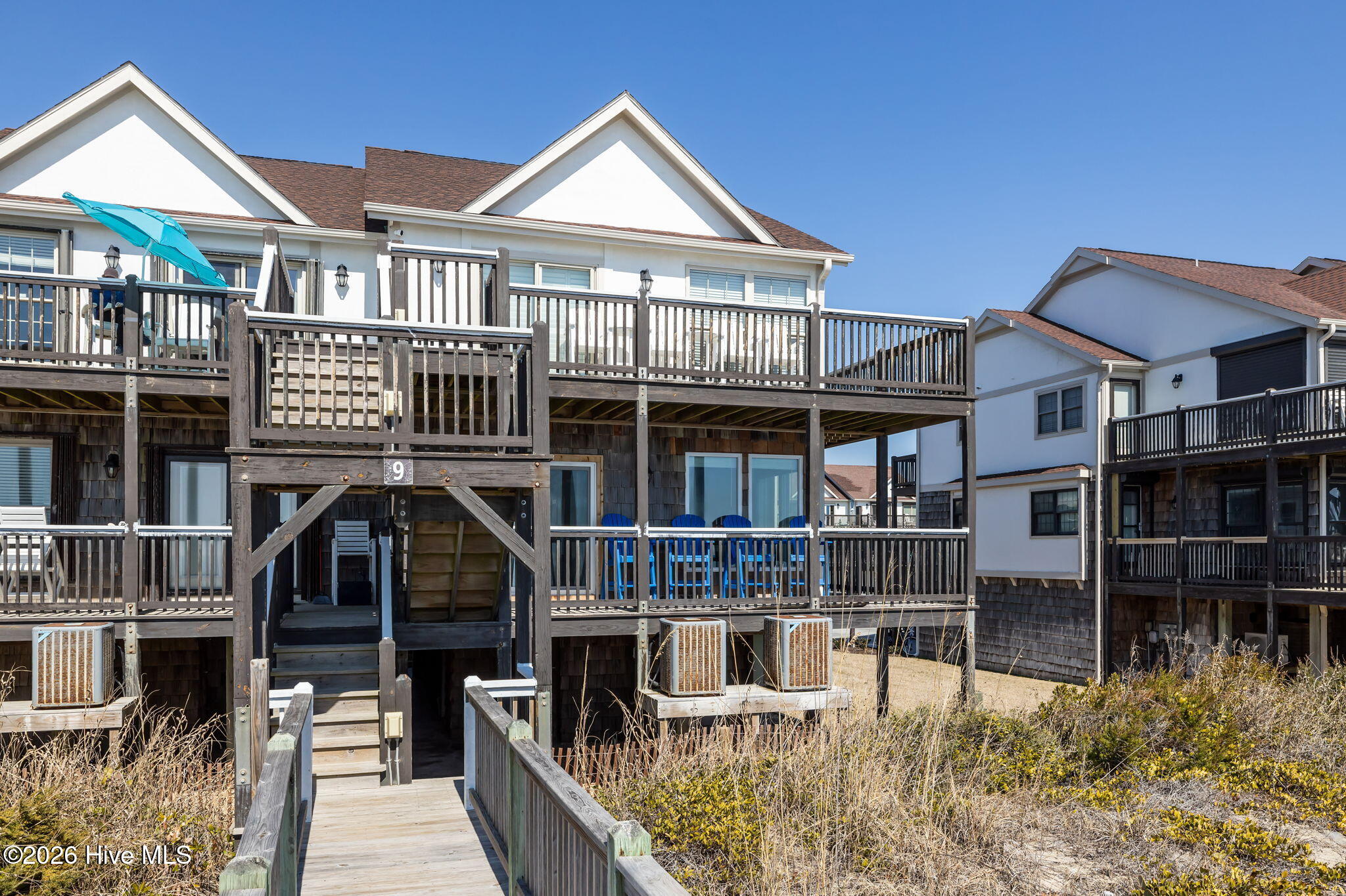 100555254 | Photo 32