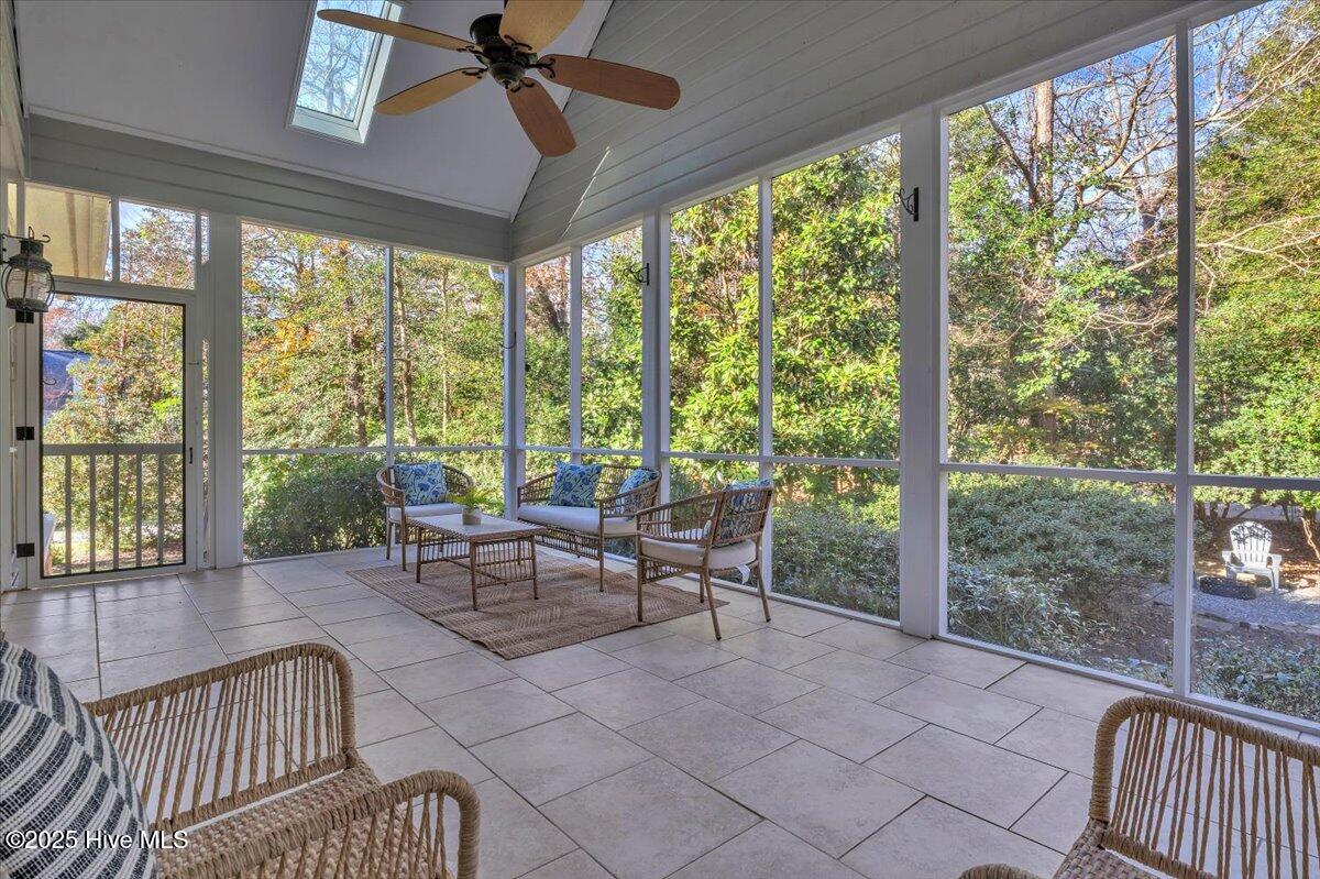 100545058 | Photo 52