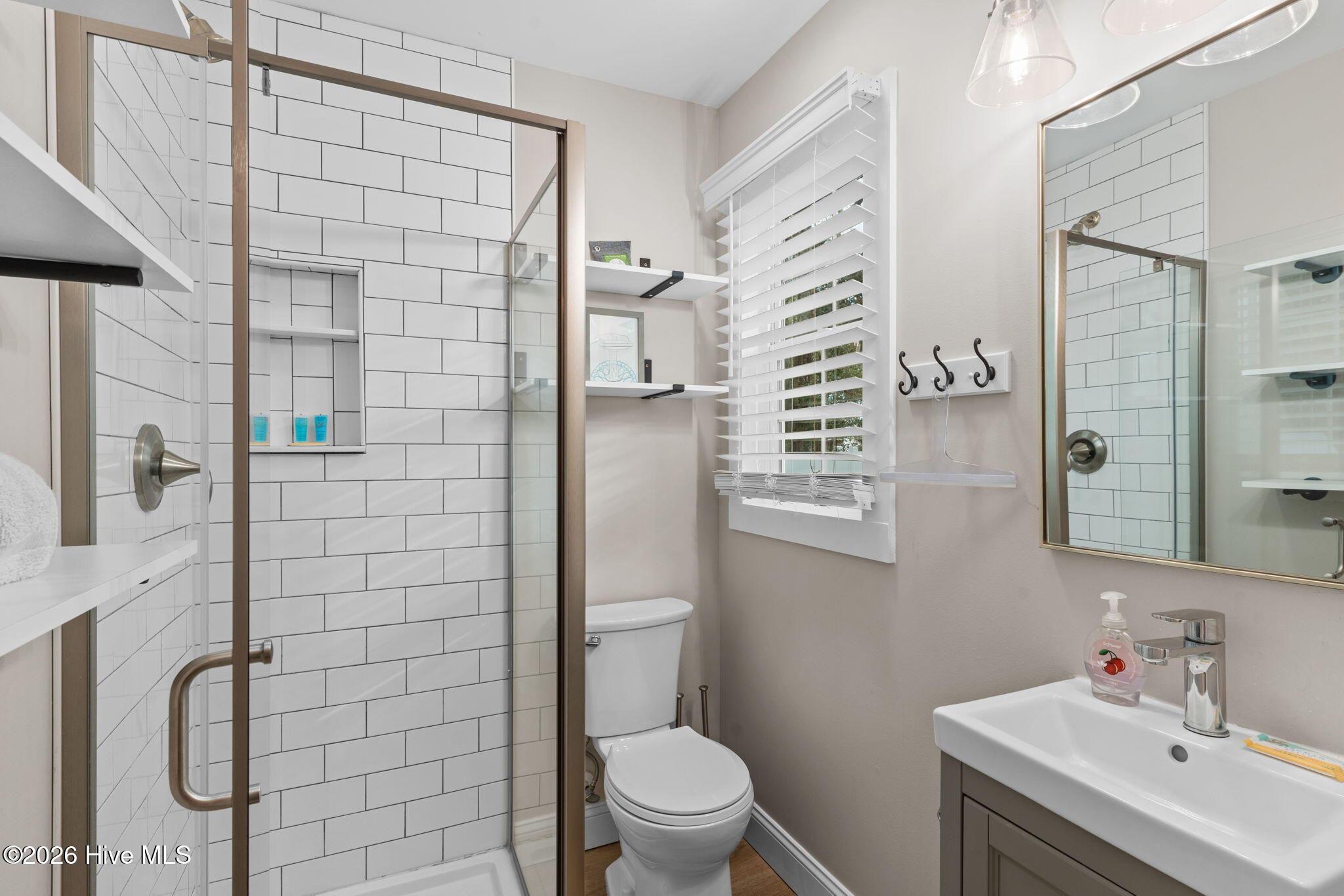 100553480 | Photo 21