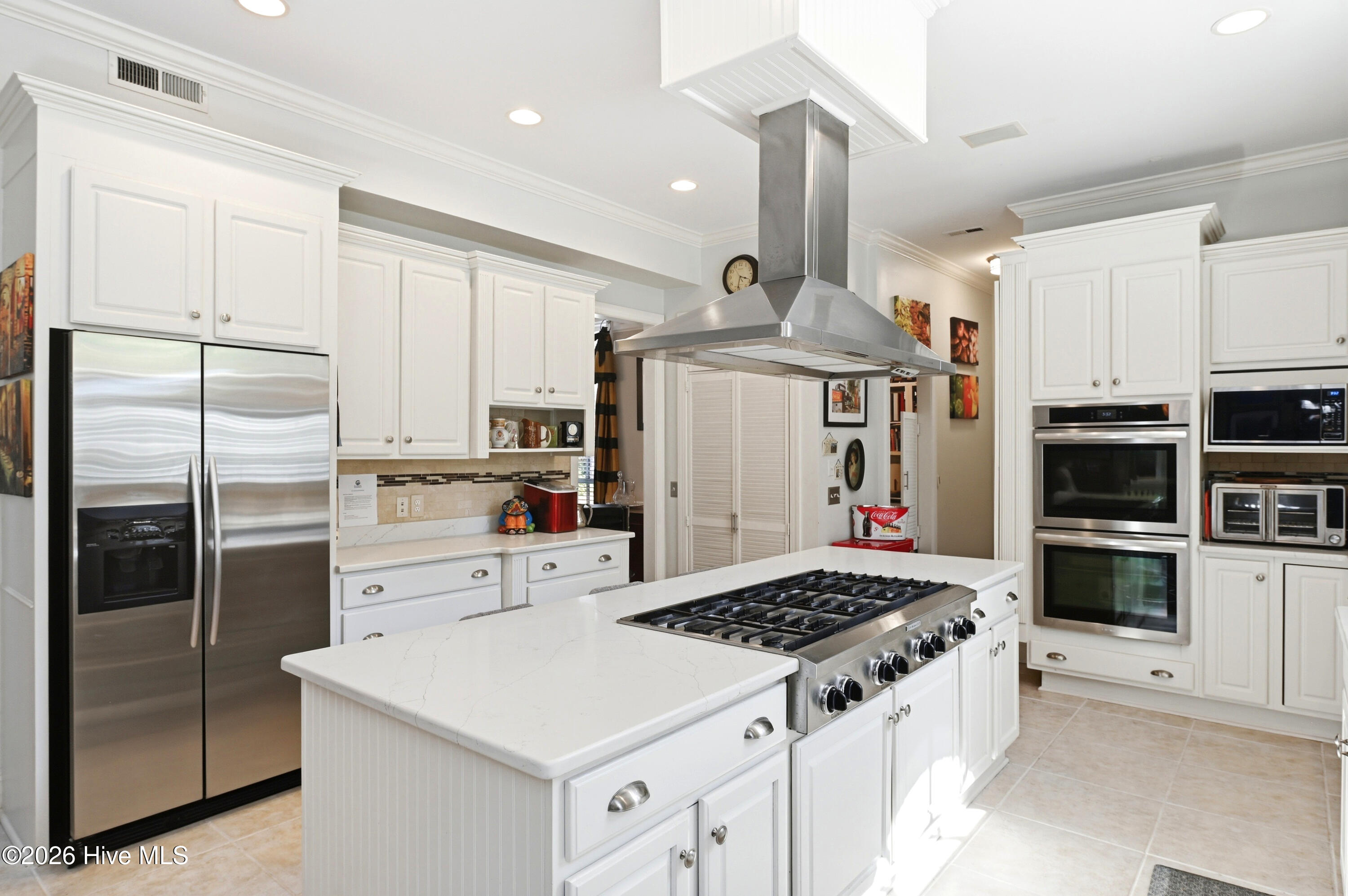 100567999 | Photo 14