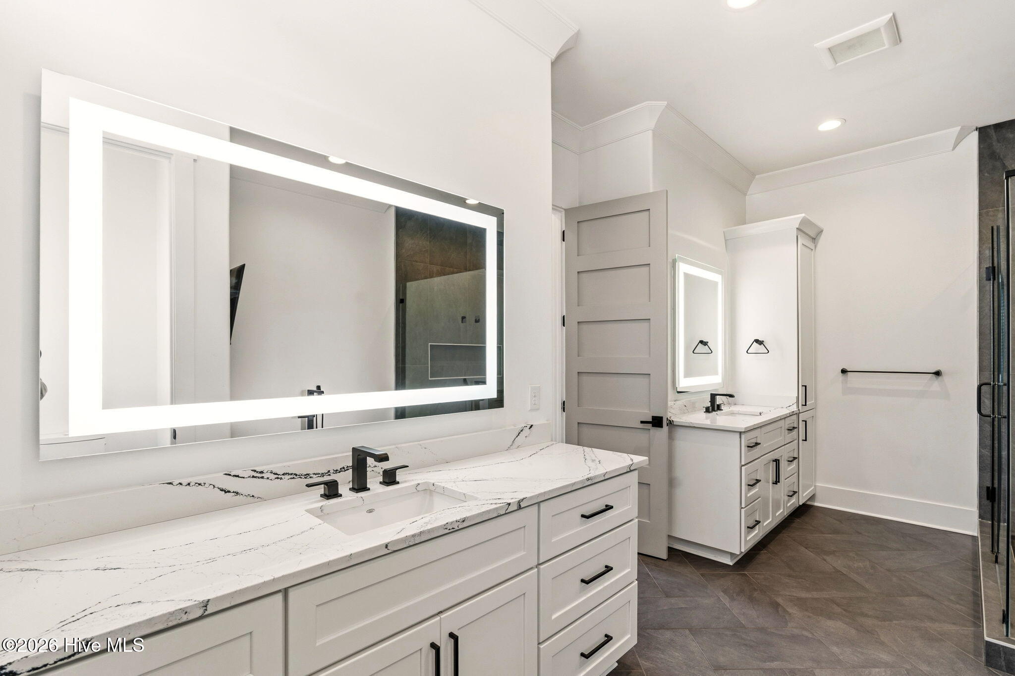 100557252 | Photo 50