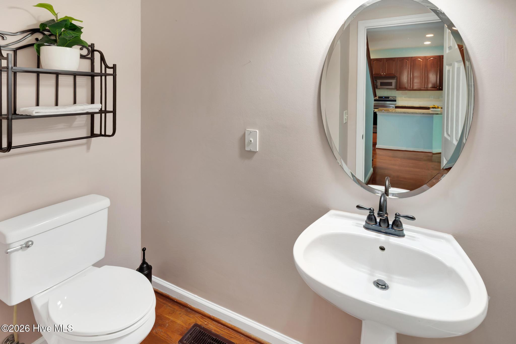 100569347 | Photo 33