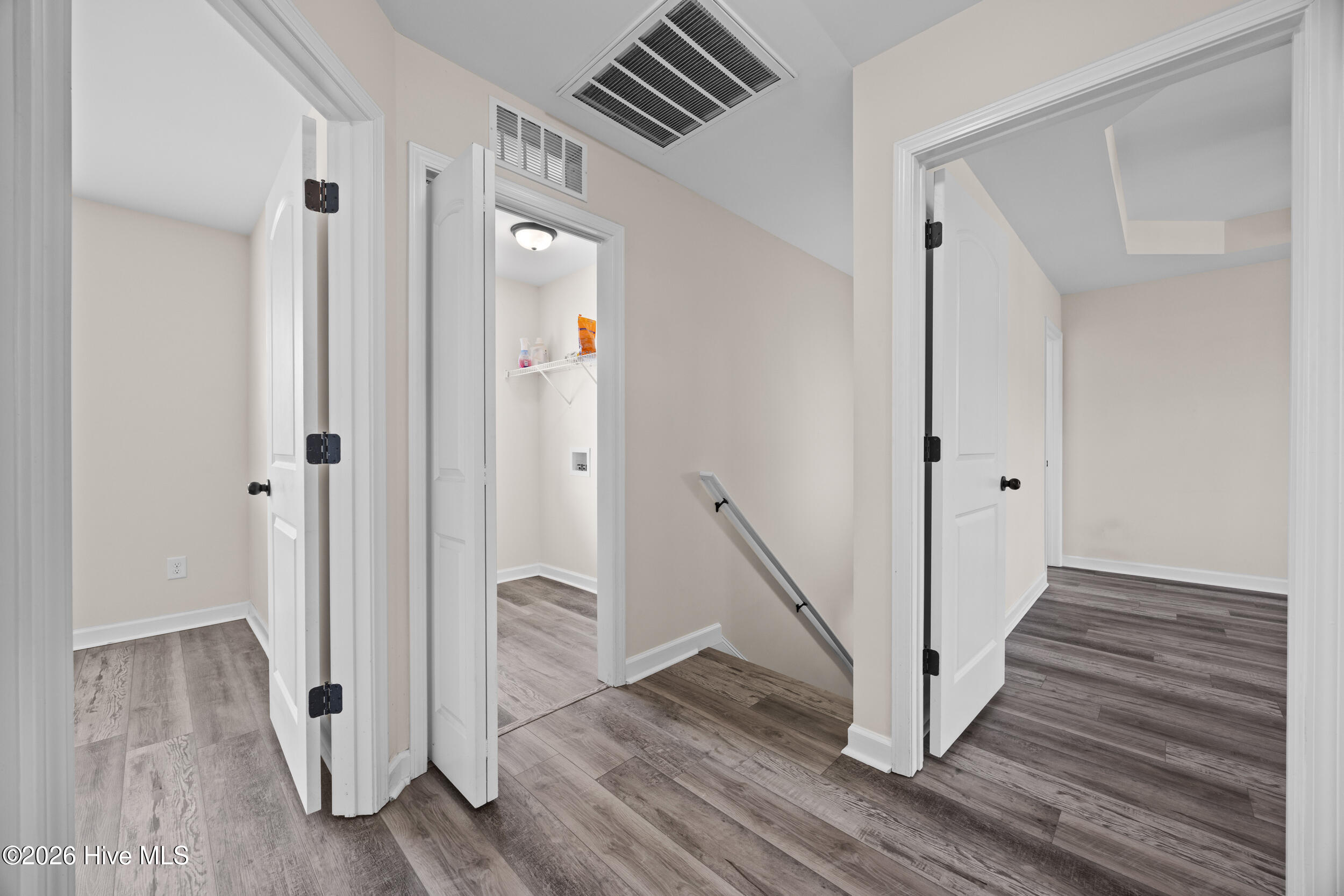 100556419 | Photo 19