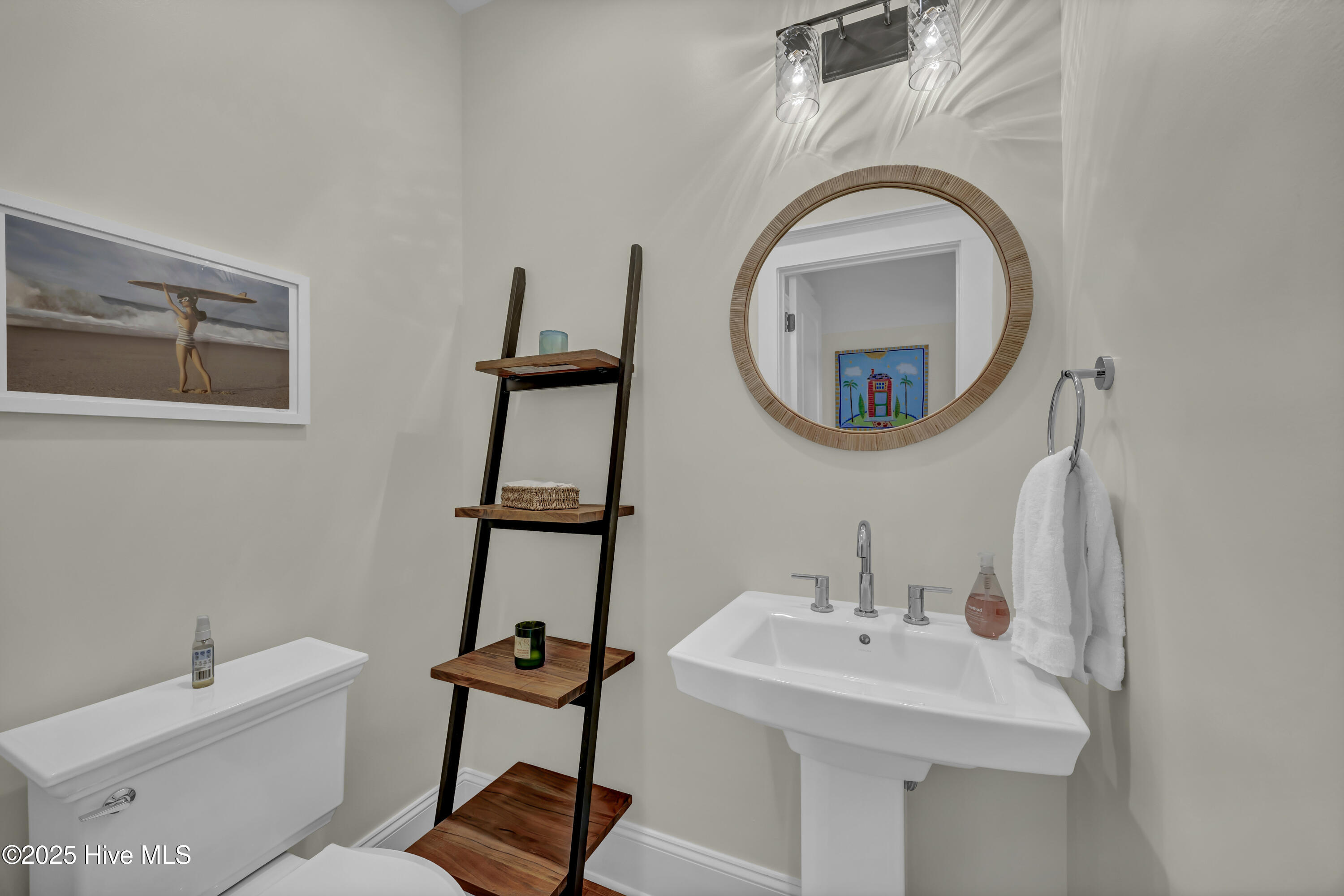 100534977 | Photo 34