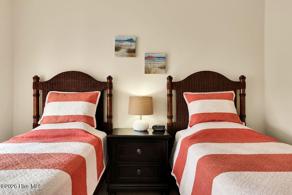 100564963 | Photo 22