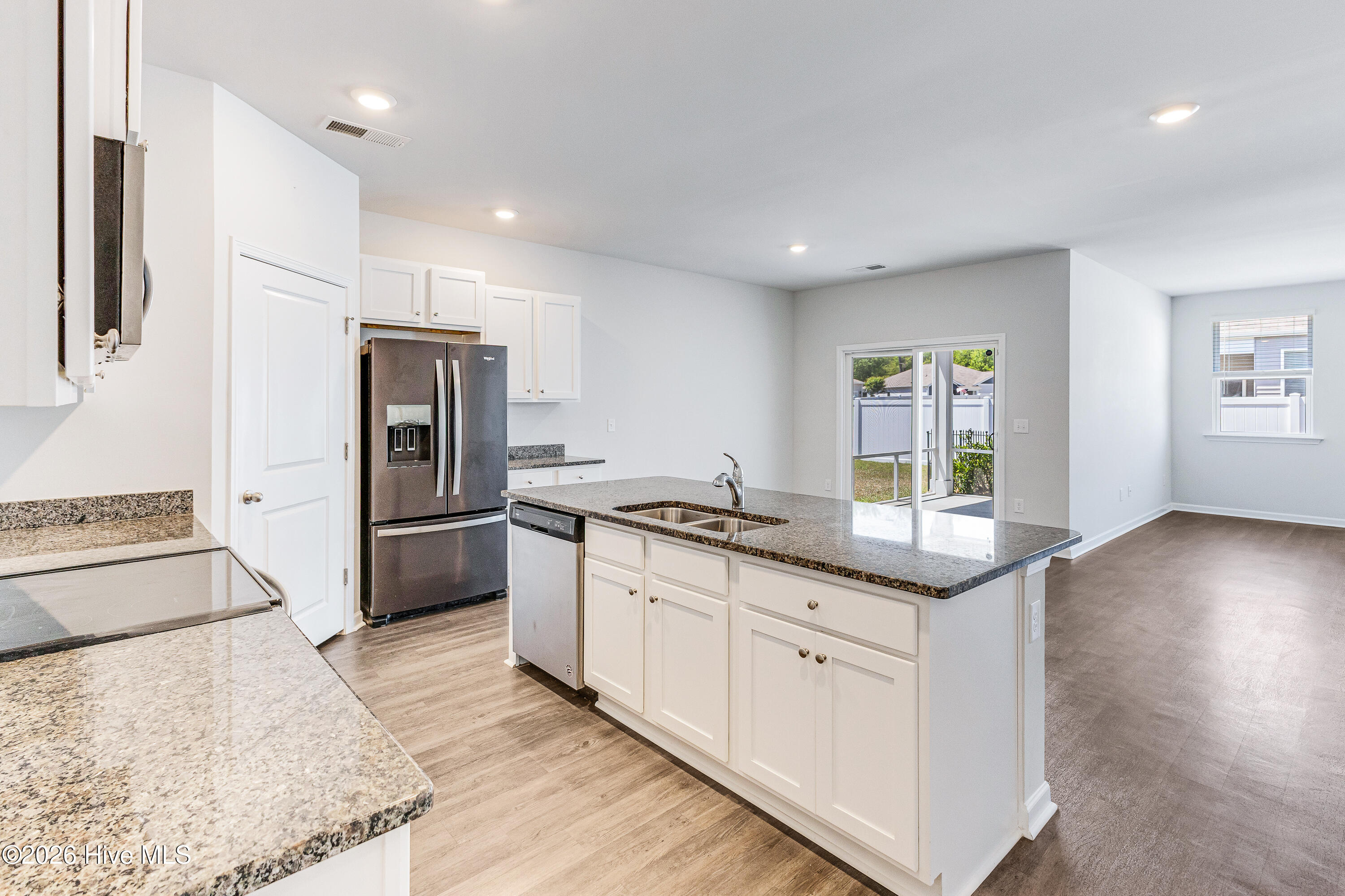 100521011 | Photo 10