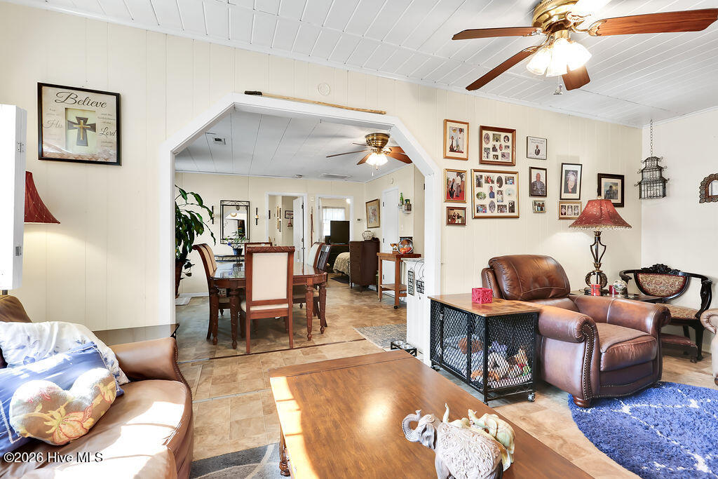 100552471 | Photo 16