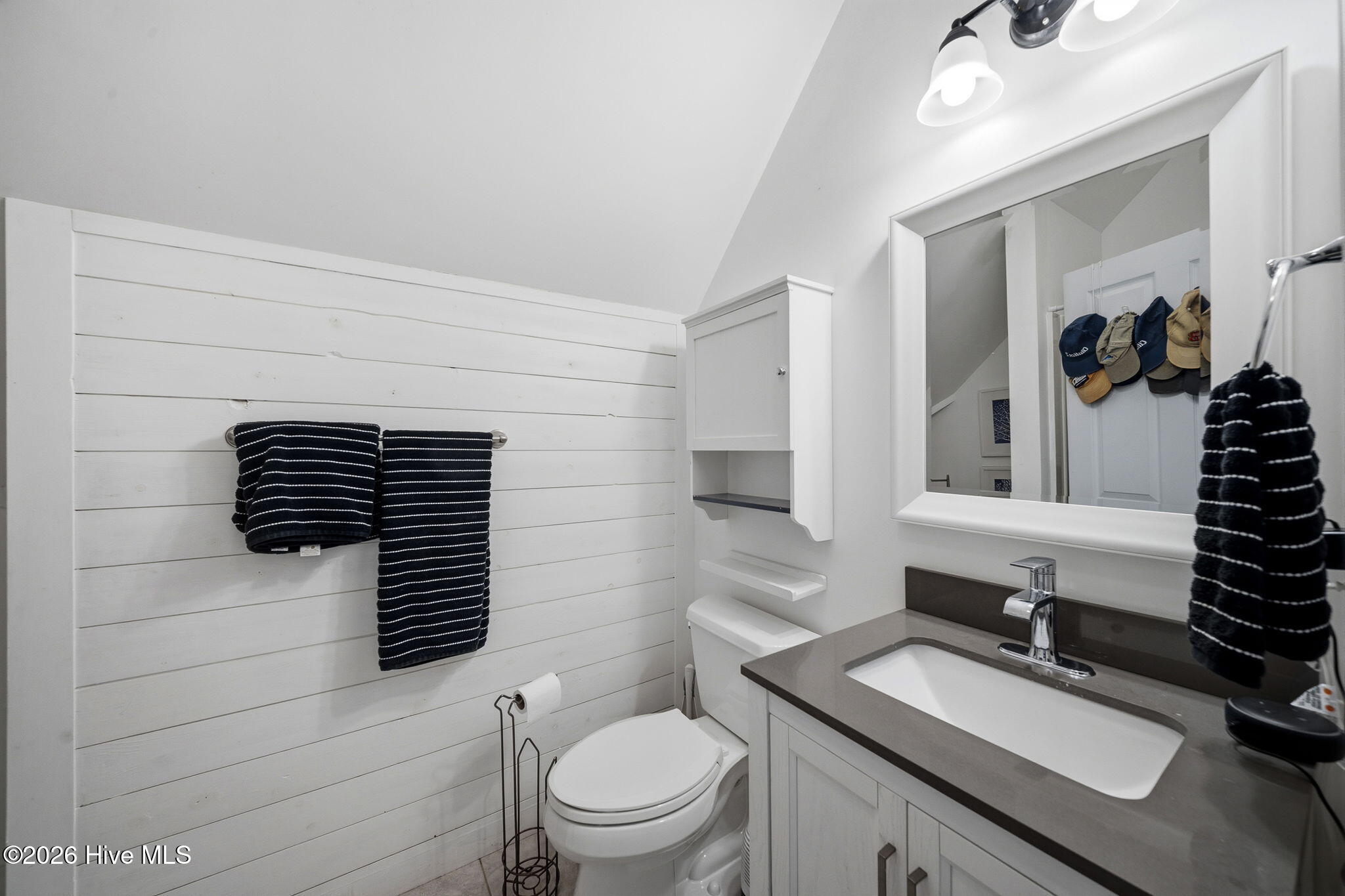 100561515 | Photo 86