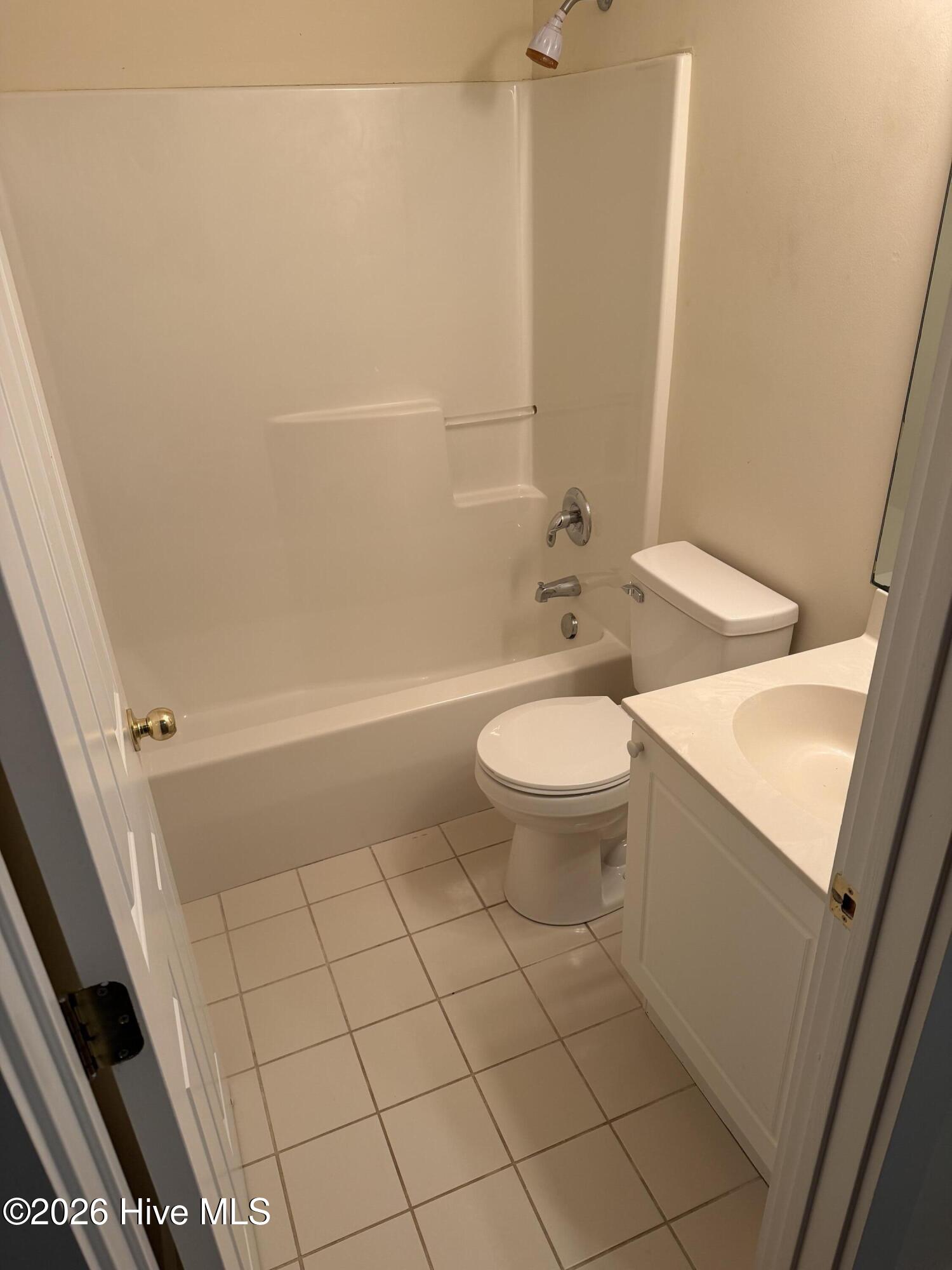 100566043 | Photo 19