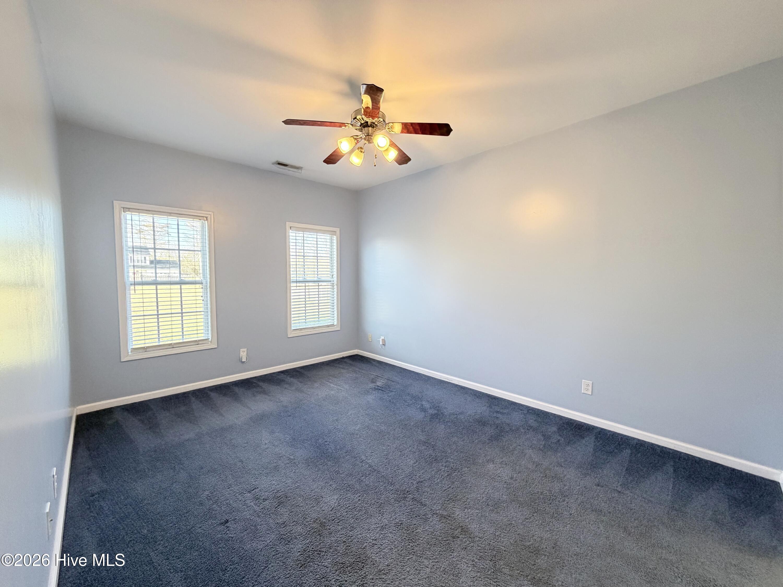 100547389 | Photo 19