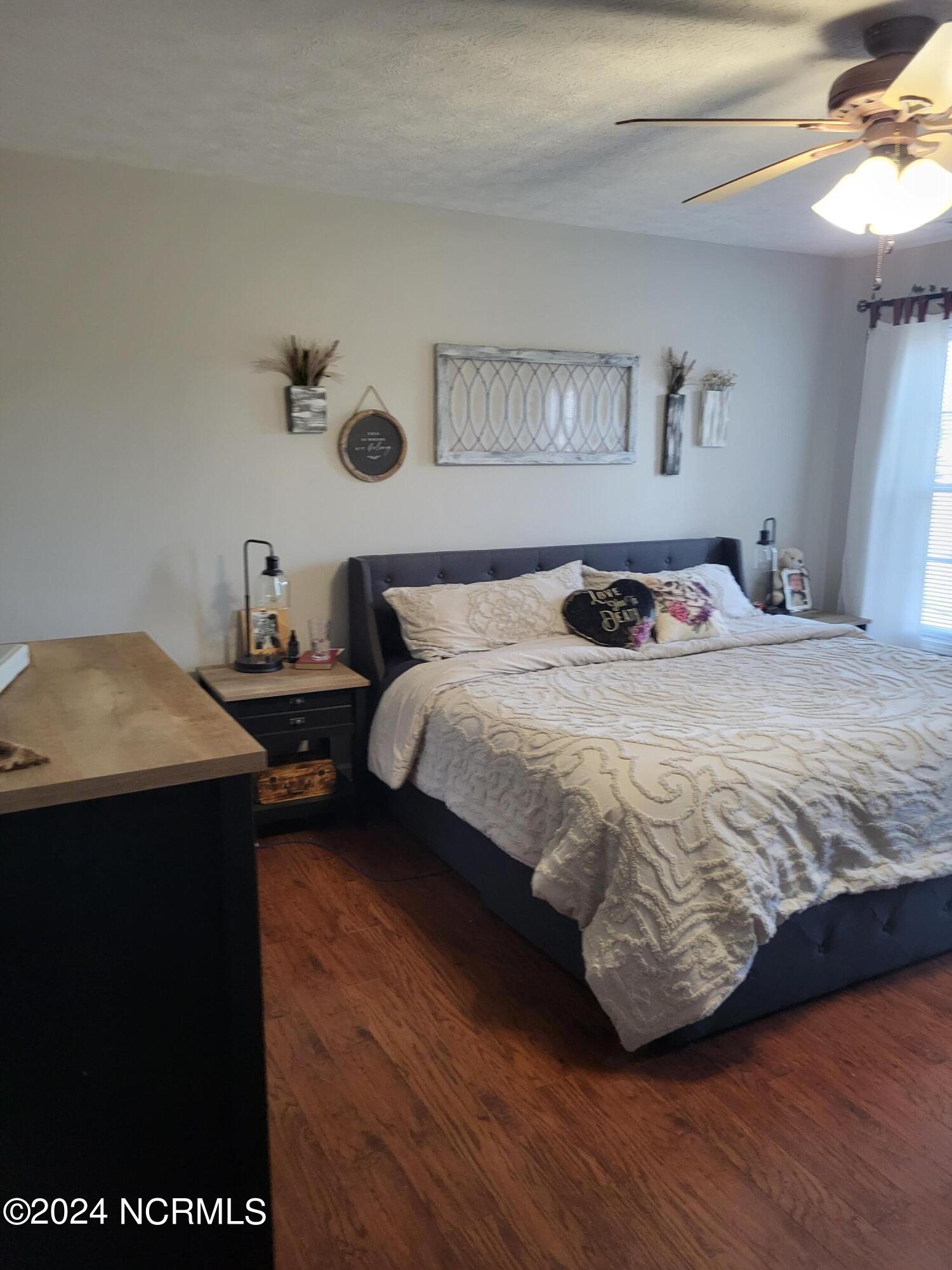 100568471 | Photo 25