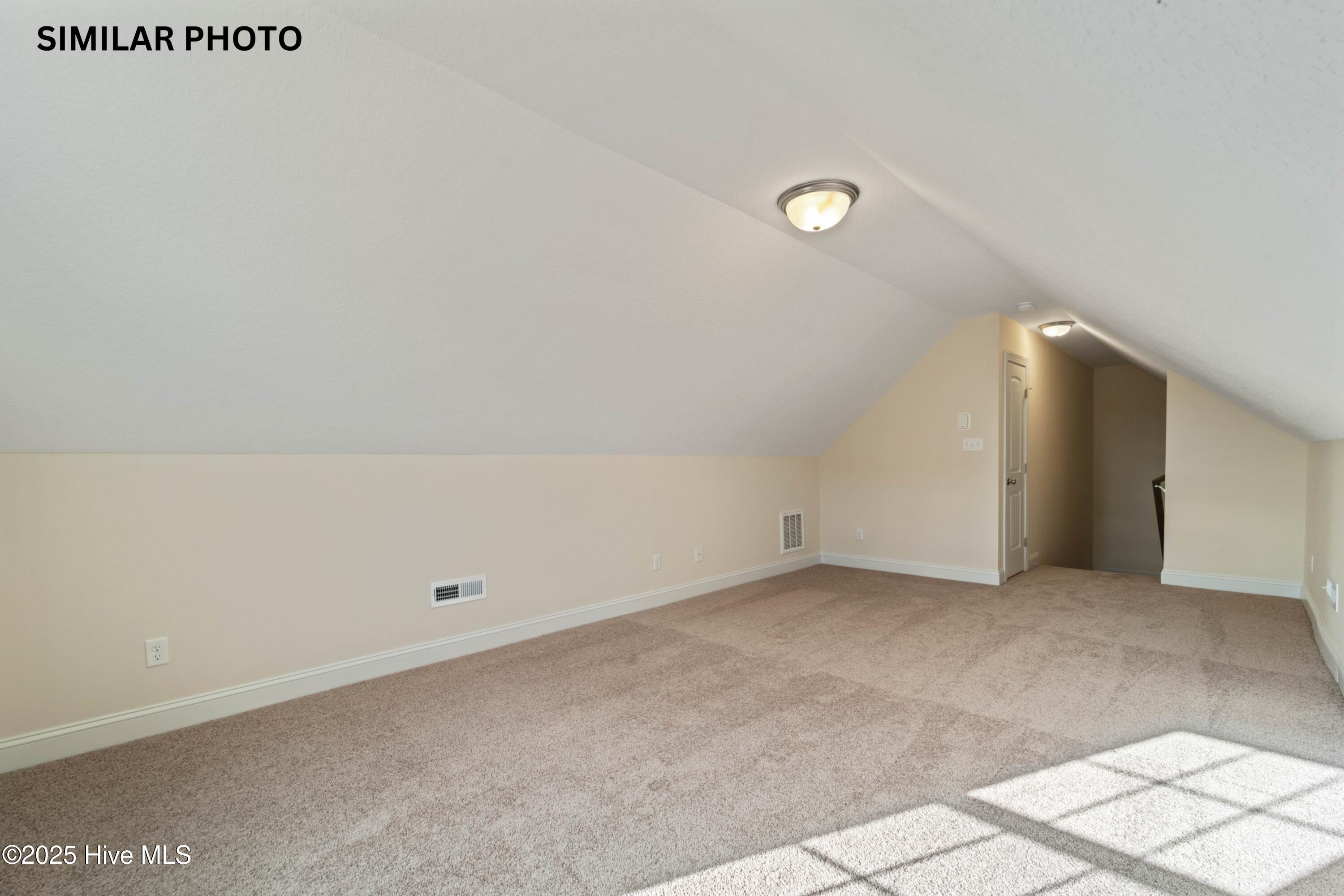 100543814 | Photo 38