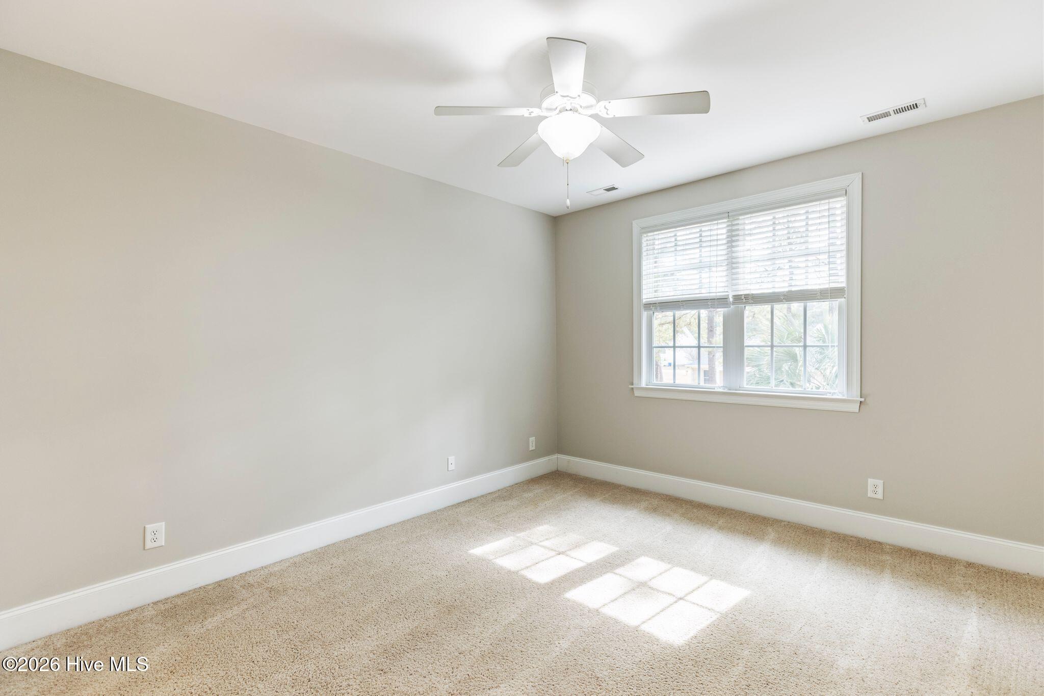 100553307 | Photo 67