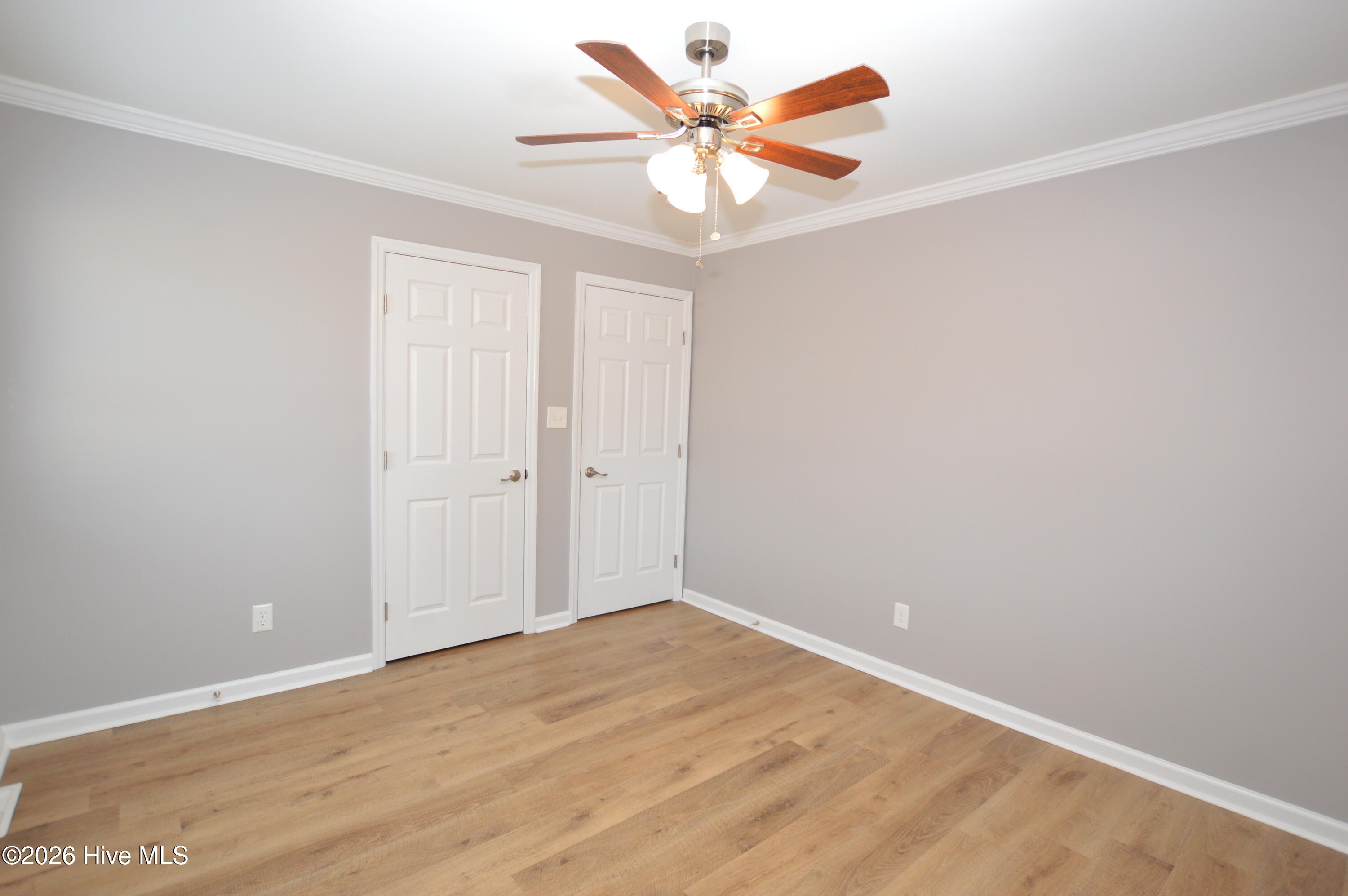 100563873 | Photo 15