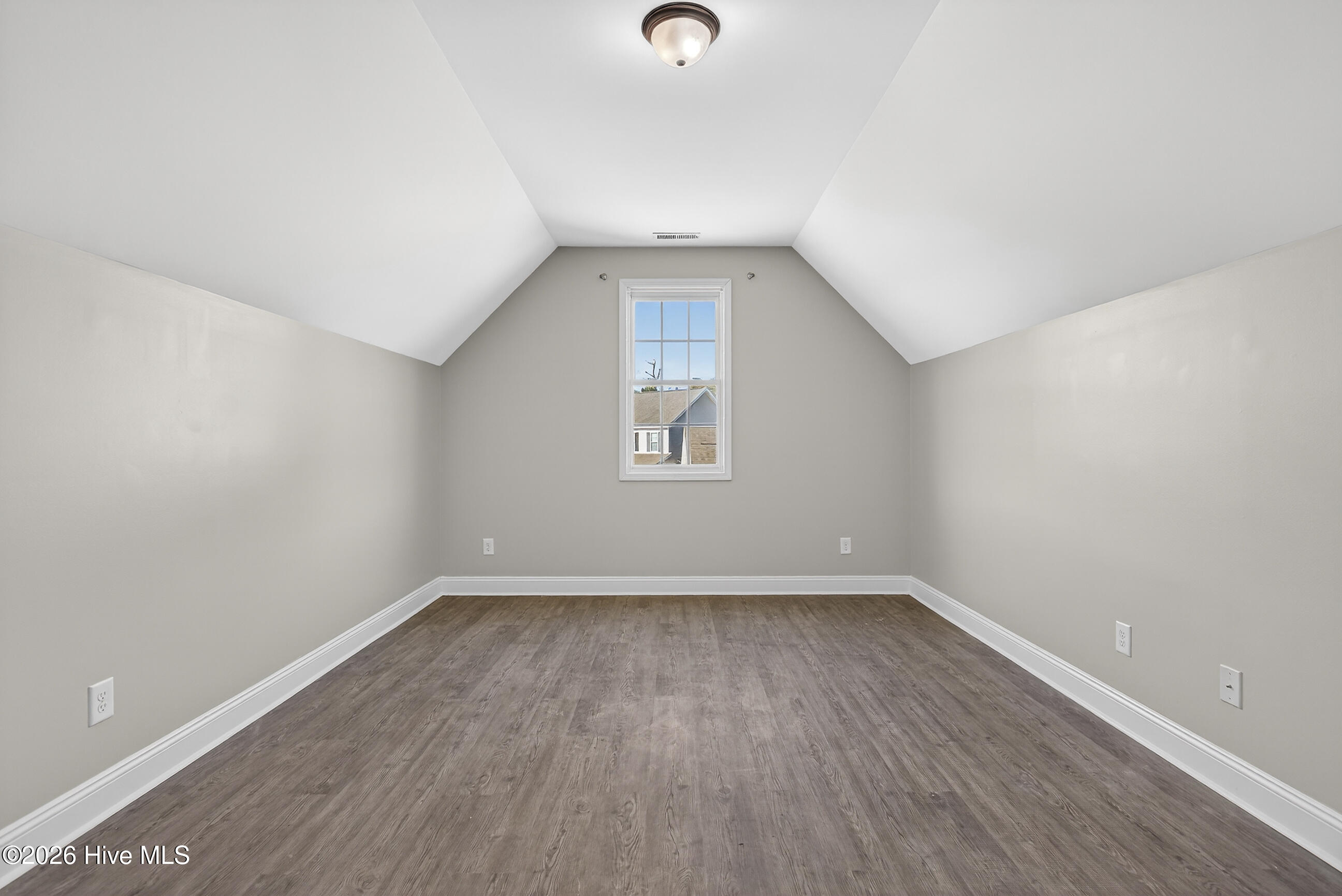 100547541 | Photo 28