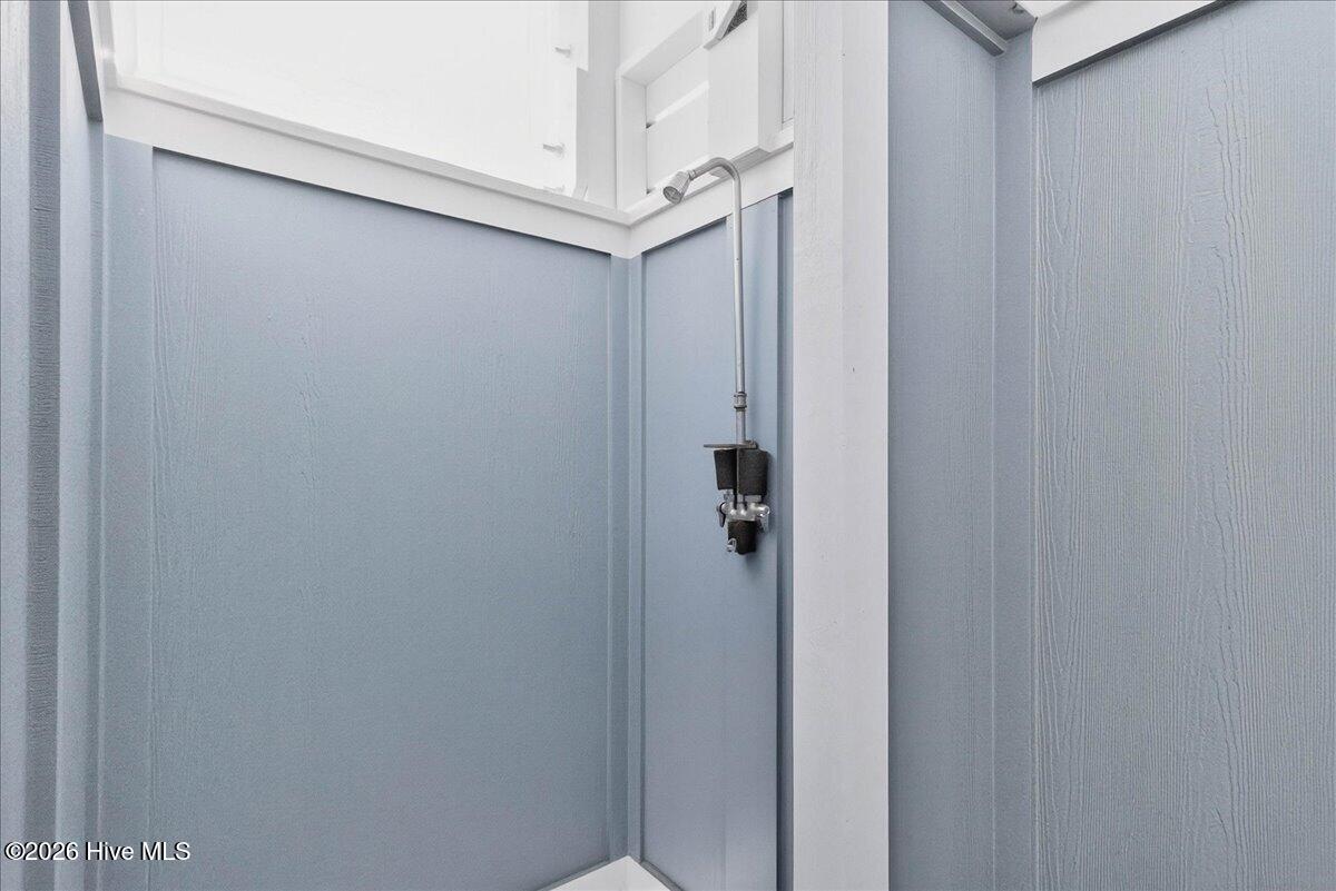 100543299 | Photo 87