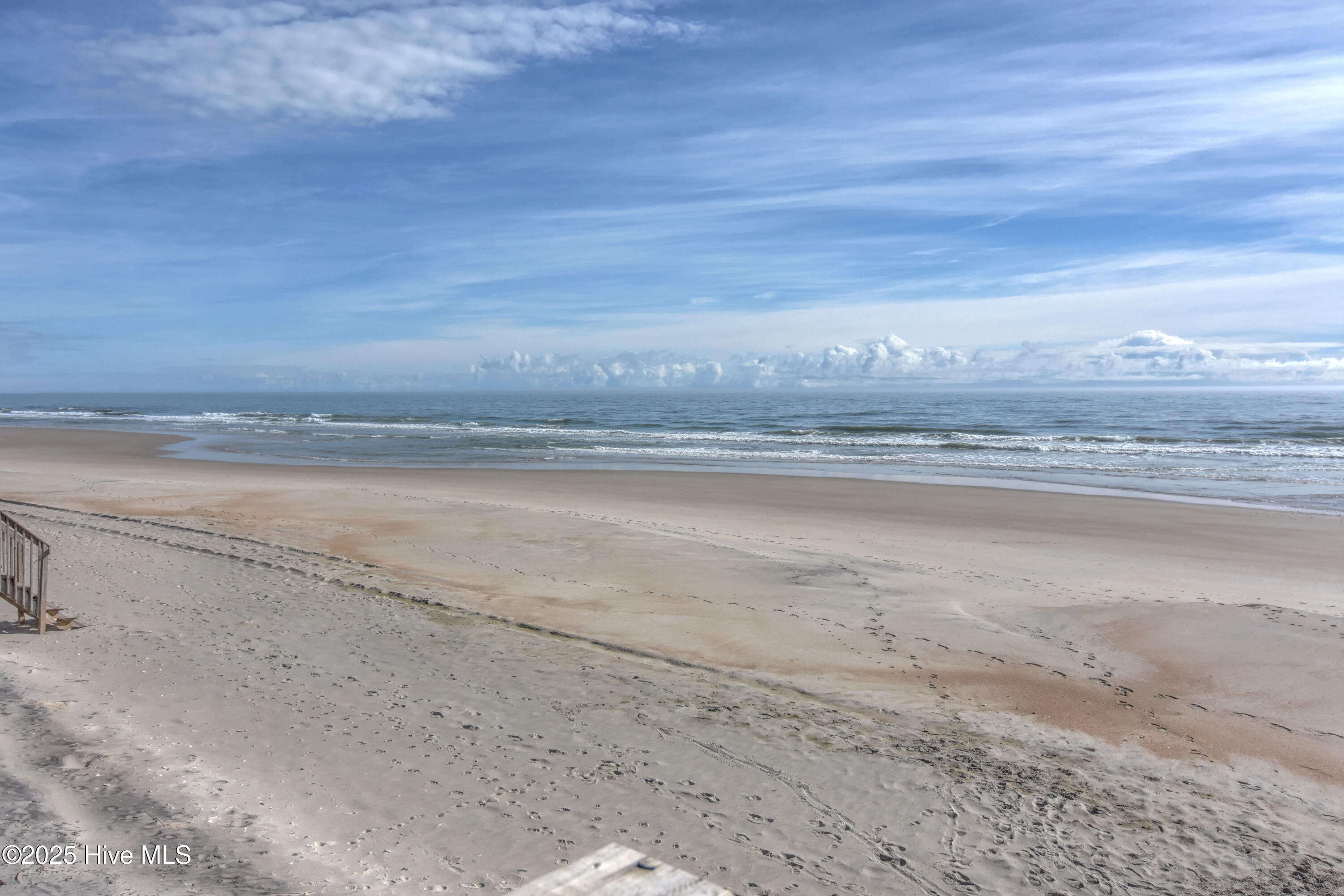 100548248 | Photo 32