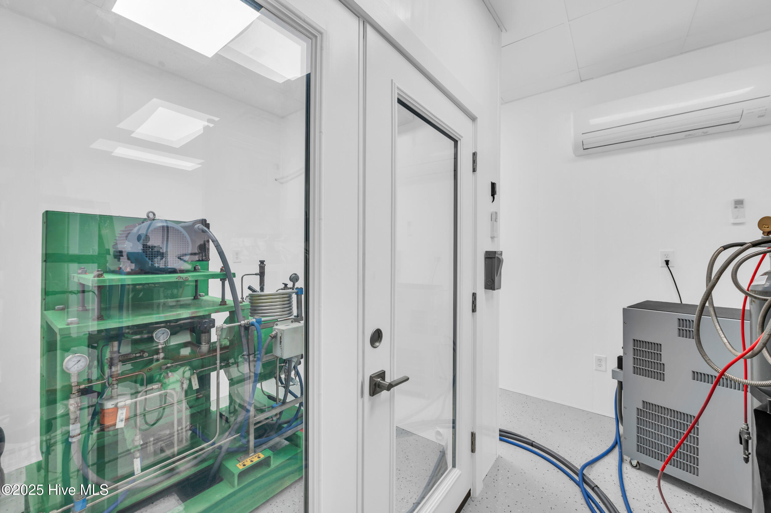 100532115 | Photo 68