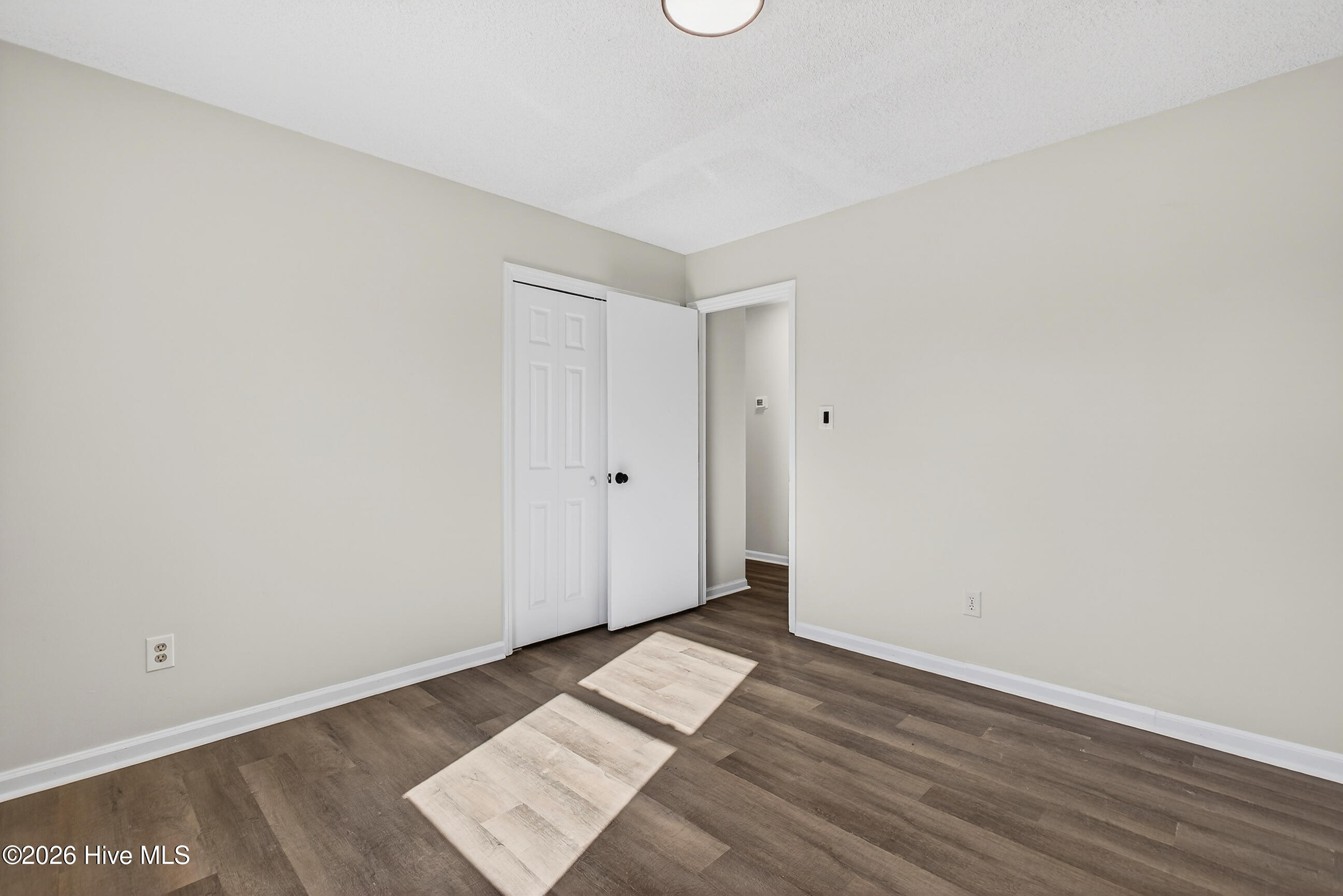 100549114 | Photo 16