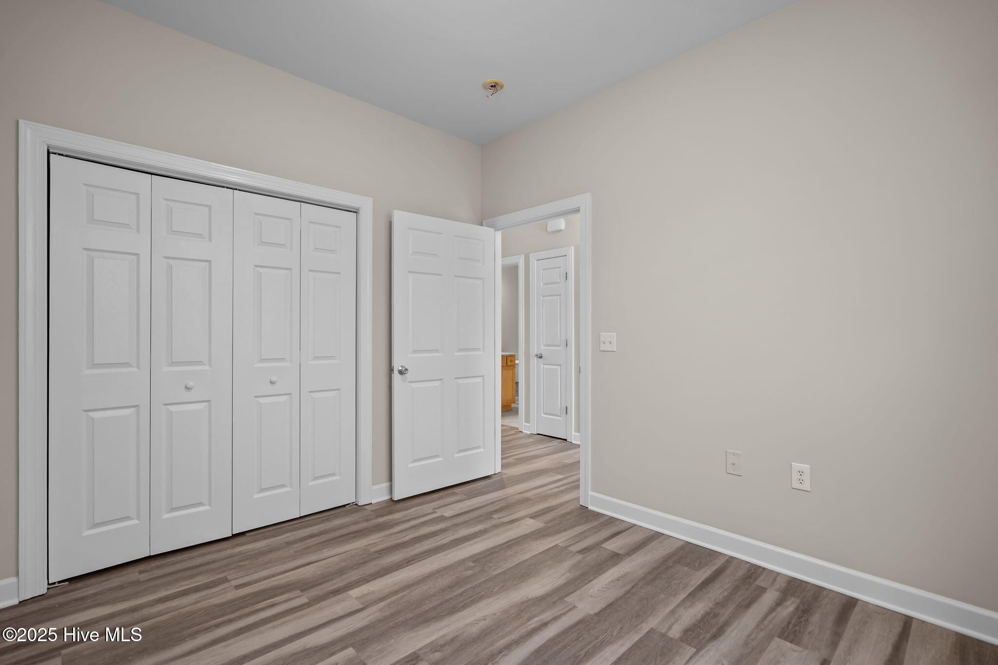 100540244 | Photo 29