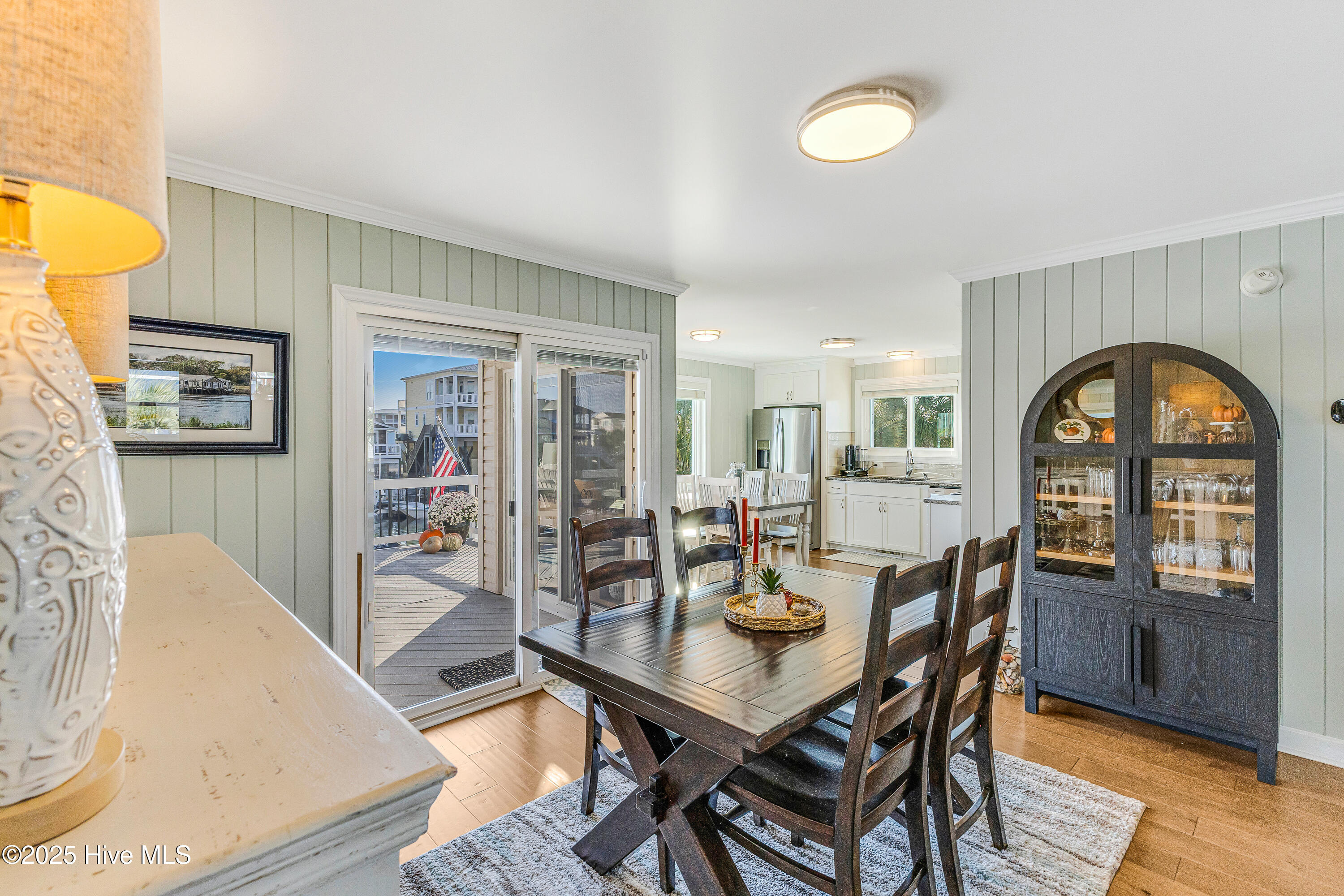 100540899 | Photo 34